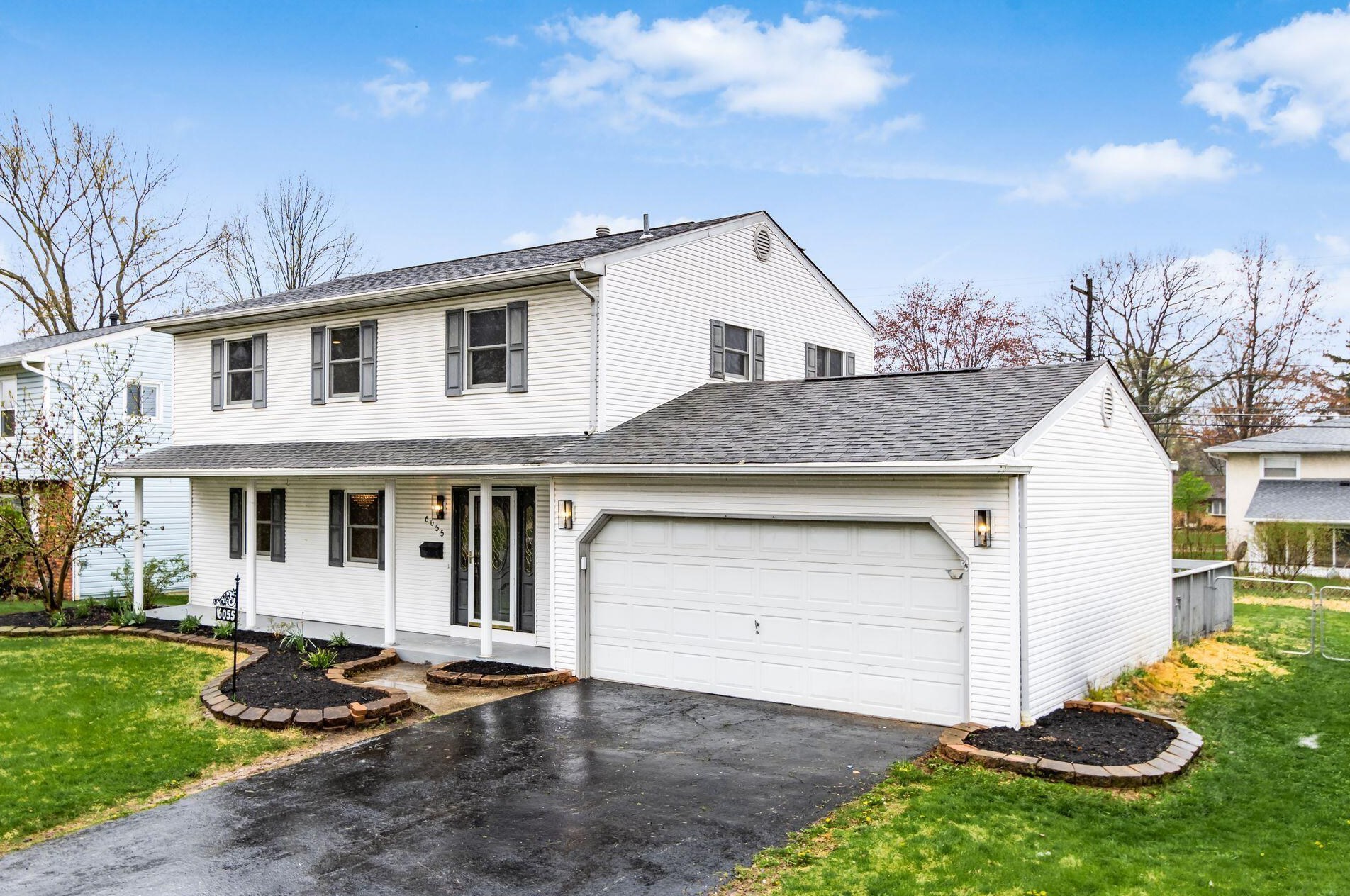 6055 Darby Ln, Columbus, OH 43229-2626