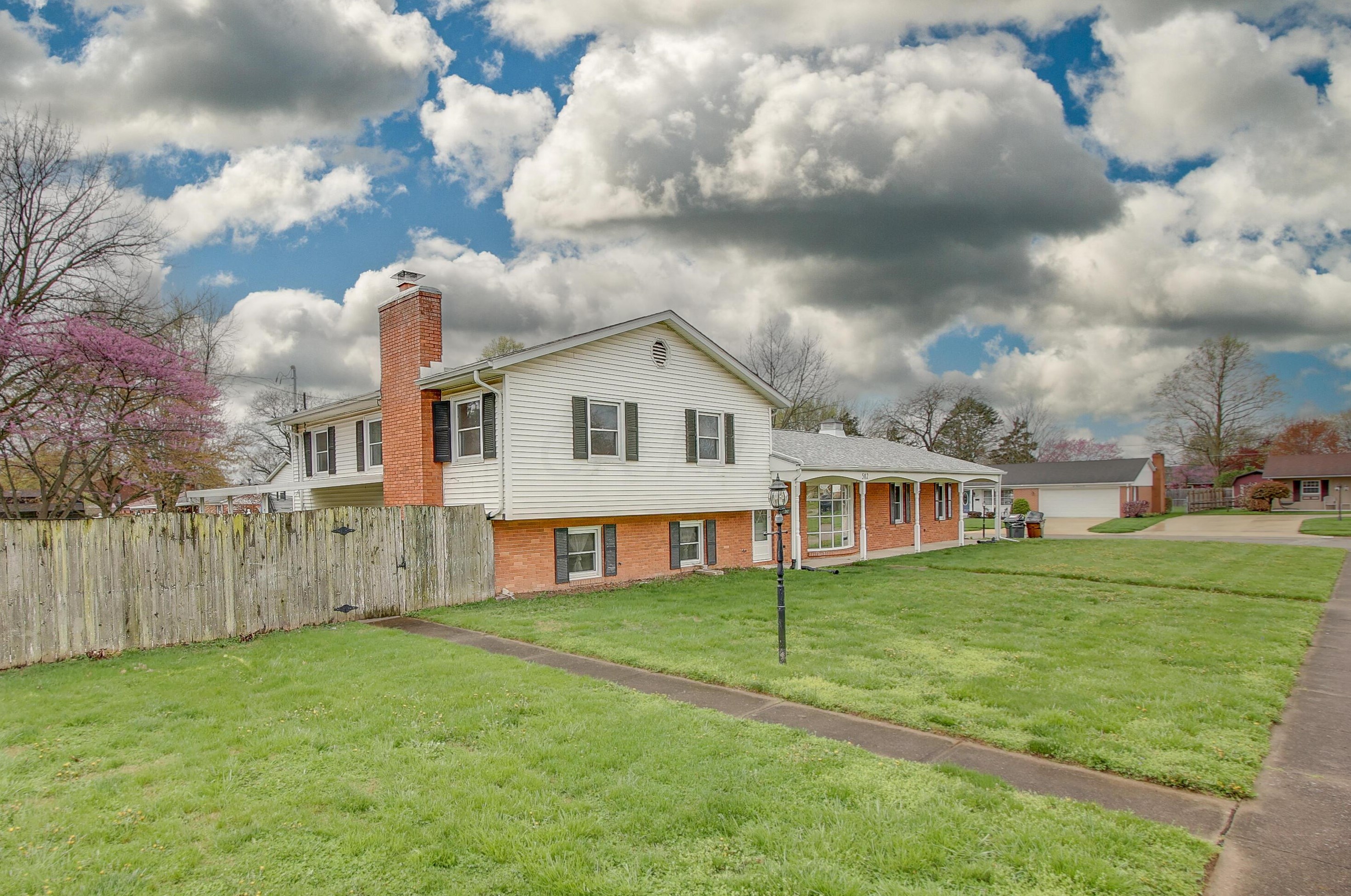 502 Lincoln St, New Carlisle OH  45344-1715 exterior