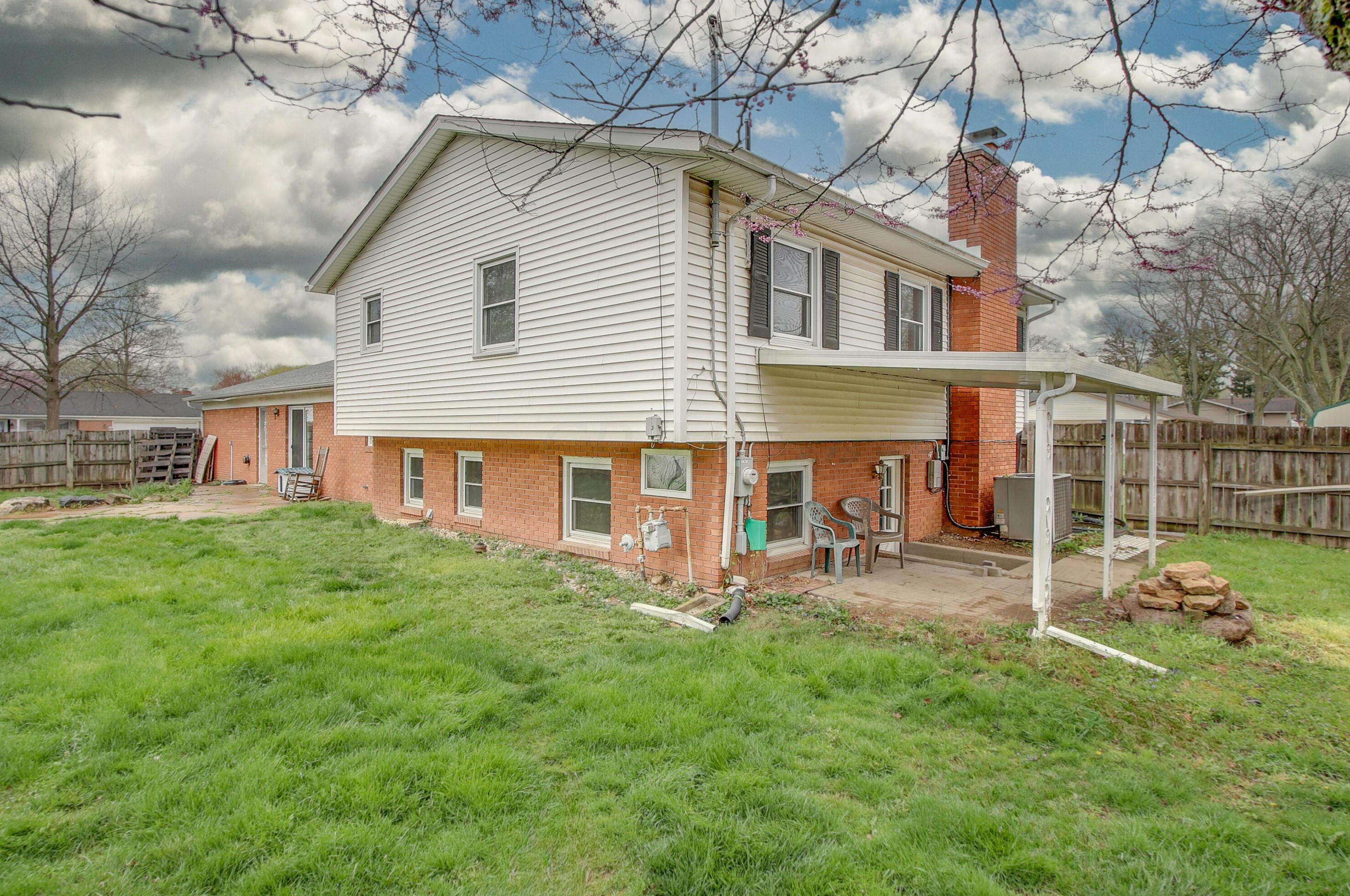 502 Lincoln St, New Carlisle OH  45344-1715 exterior