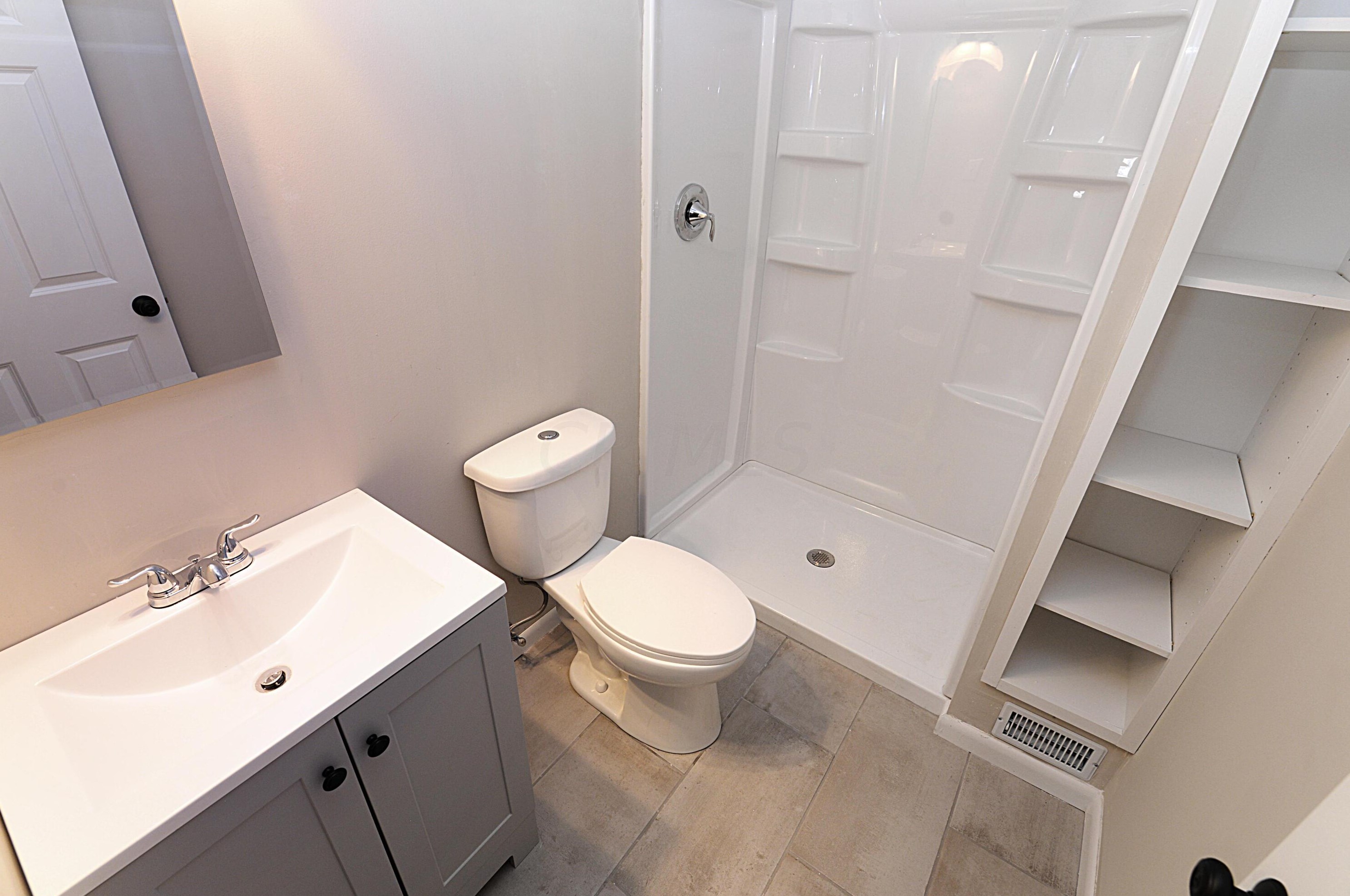 6515 Lemans Ln, Dayton OH  45424-3421 exterior