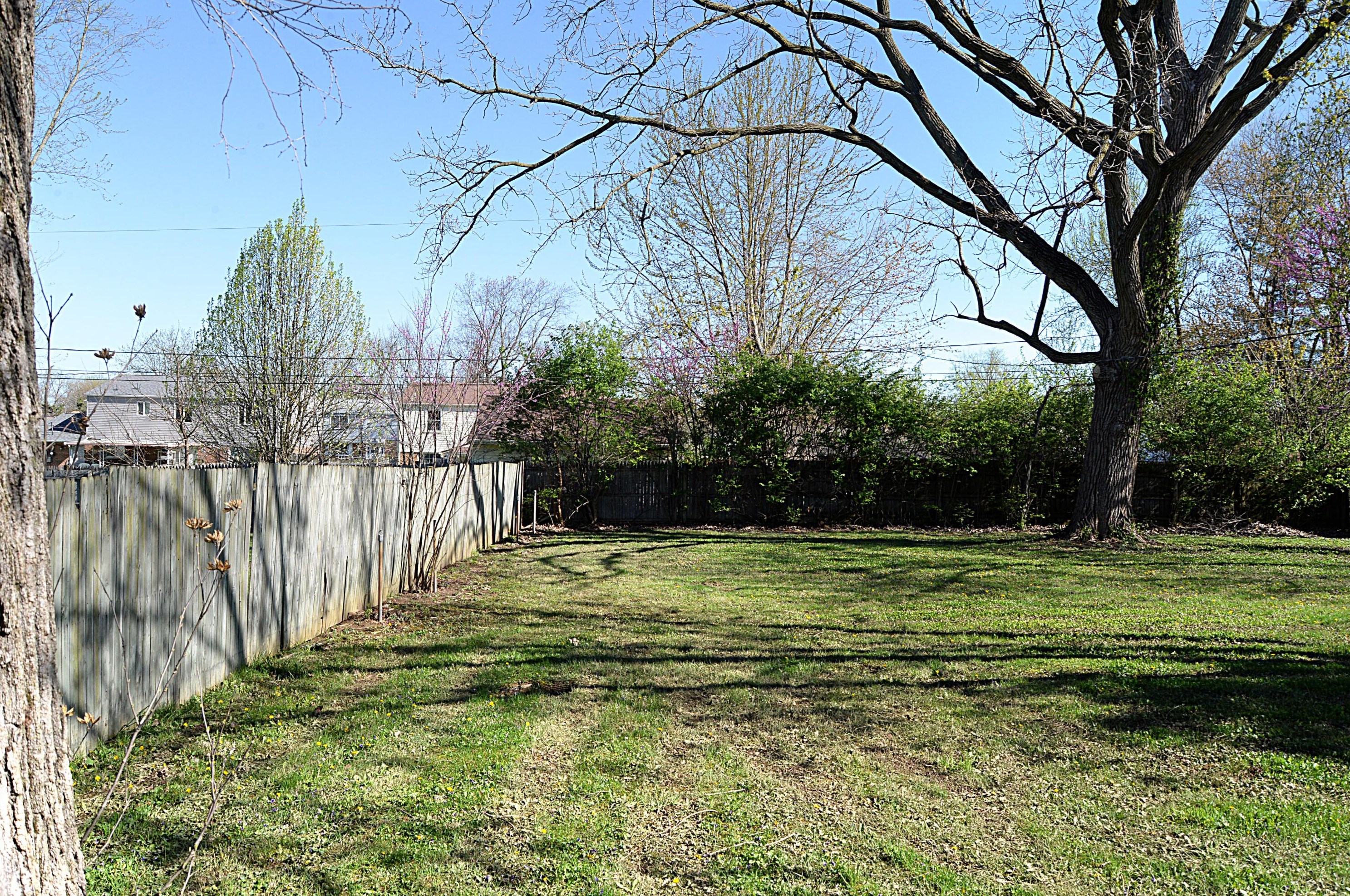 6515 Lemans Ln, Dayton OH  45424-3421 exterior