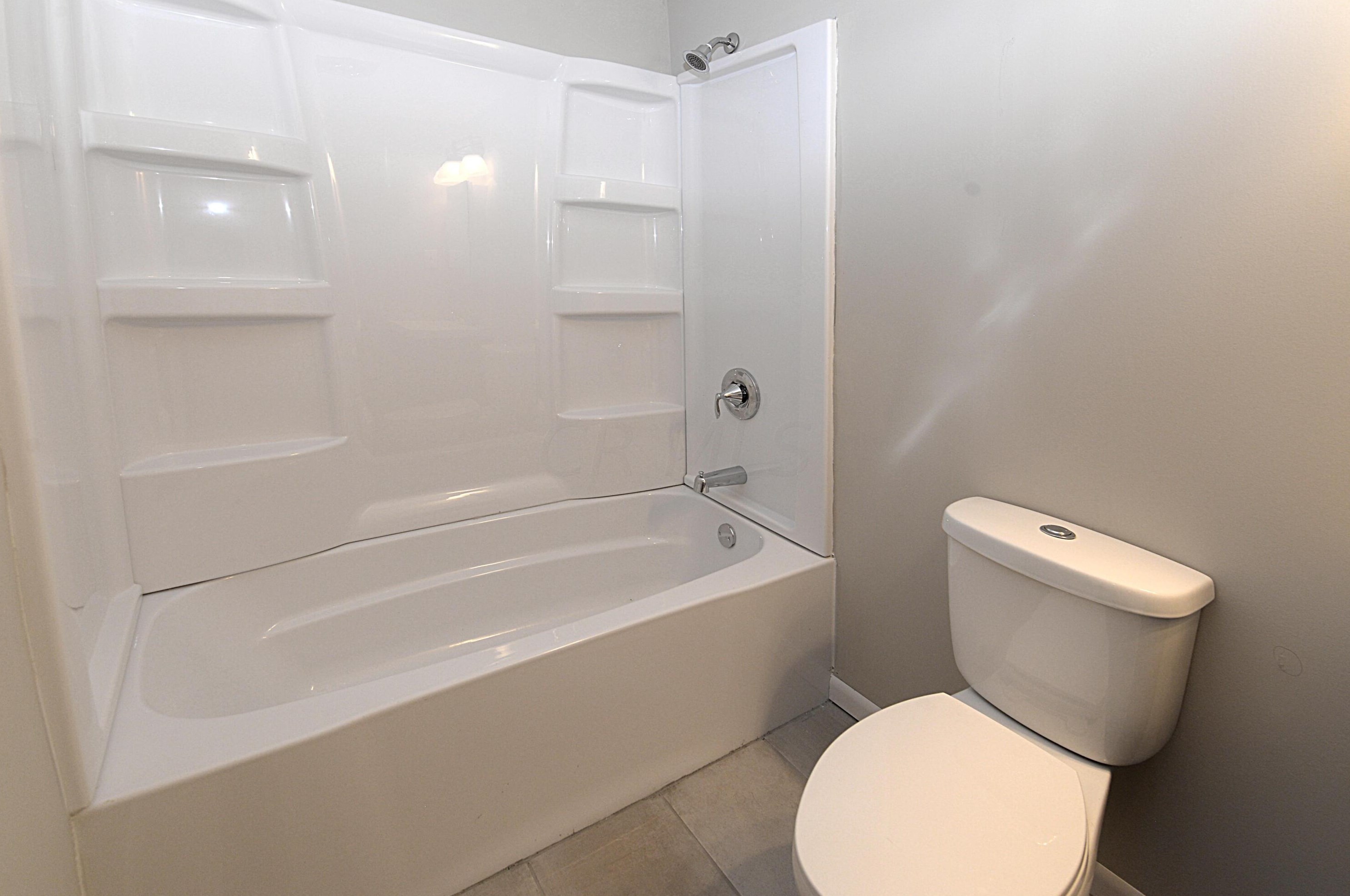 6515 Lemans Ln, Dayton OH  45424-3421 exterior