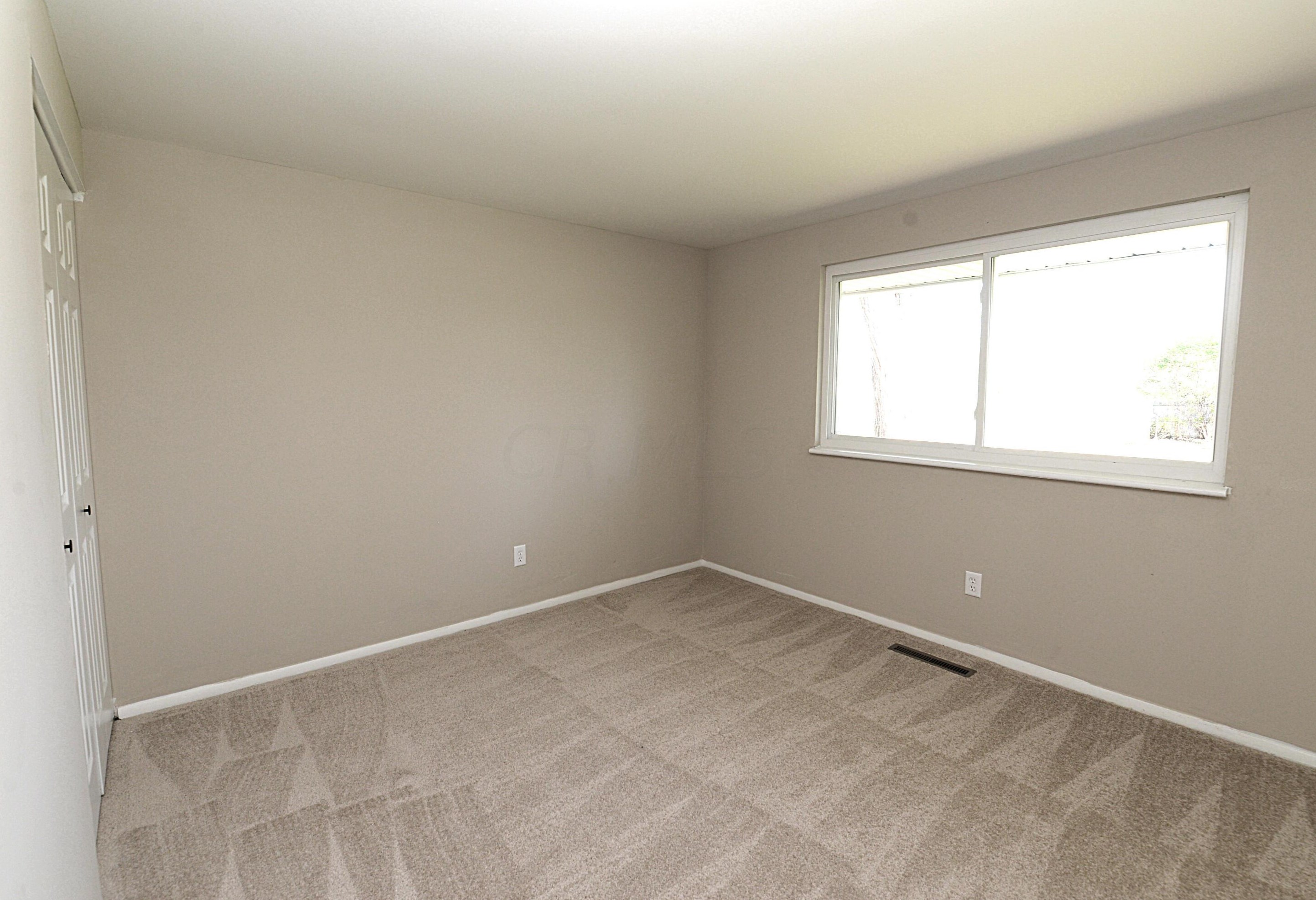 6515 Lemans Ln, Dayton OH  45424-3421 exterior