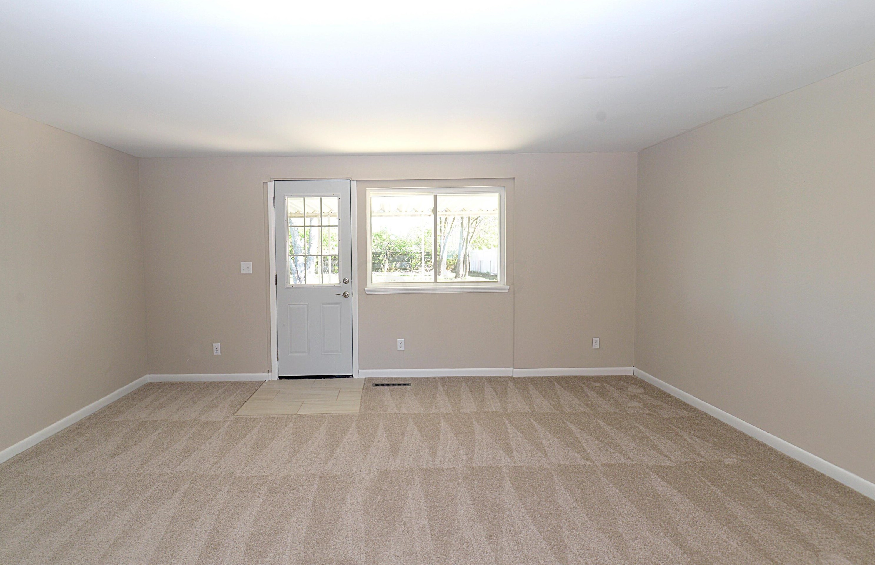 6515 Lemans Ln, Dayton OH  45424-3421 exterior