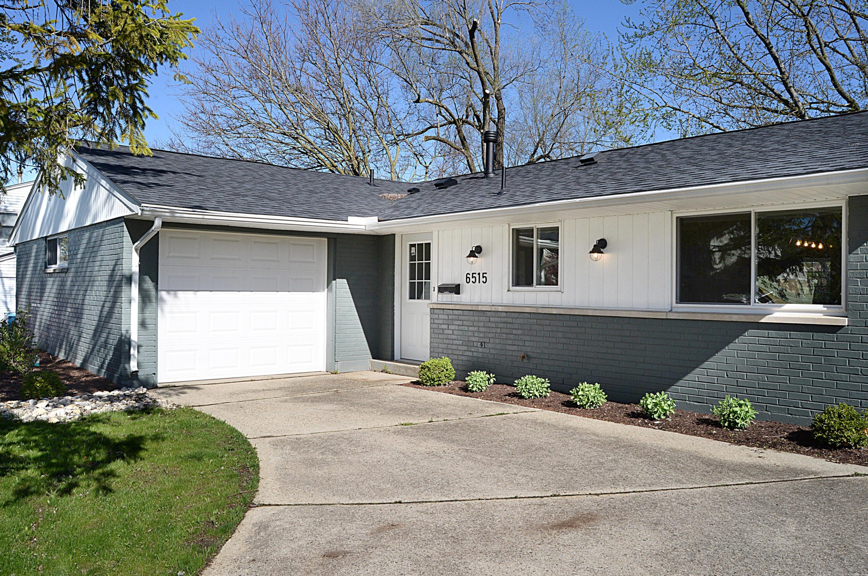 6515 Lemans Ln, Dayton OH  45424-3421 exterior