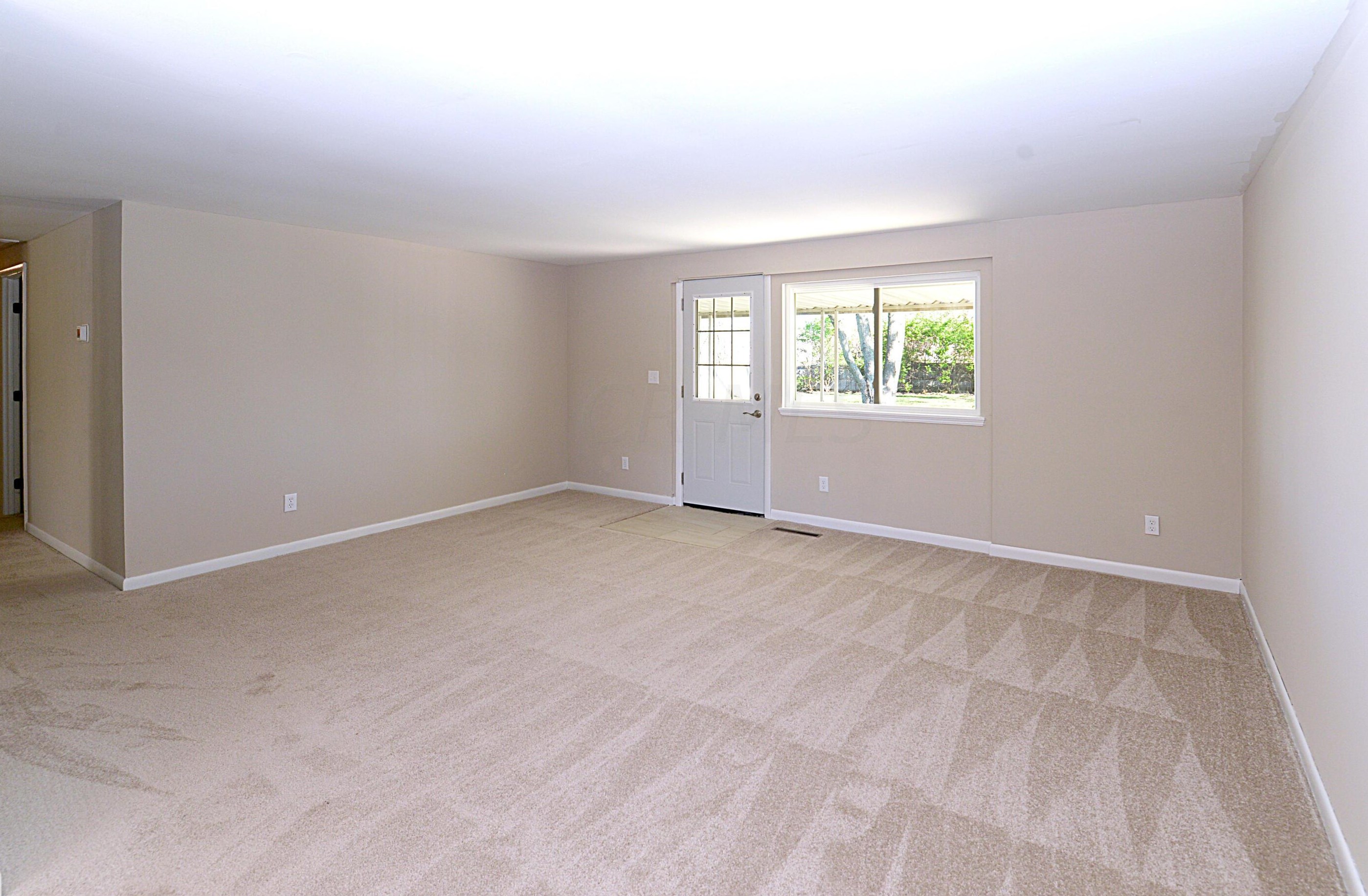 6515 Lemans Ln, Dayton OH  45424-3421 exterior