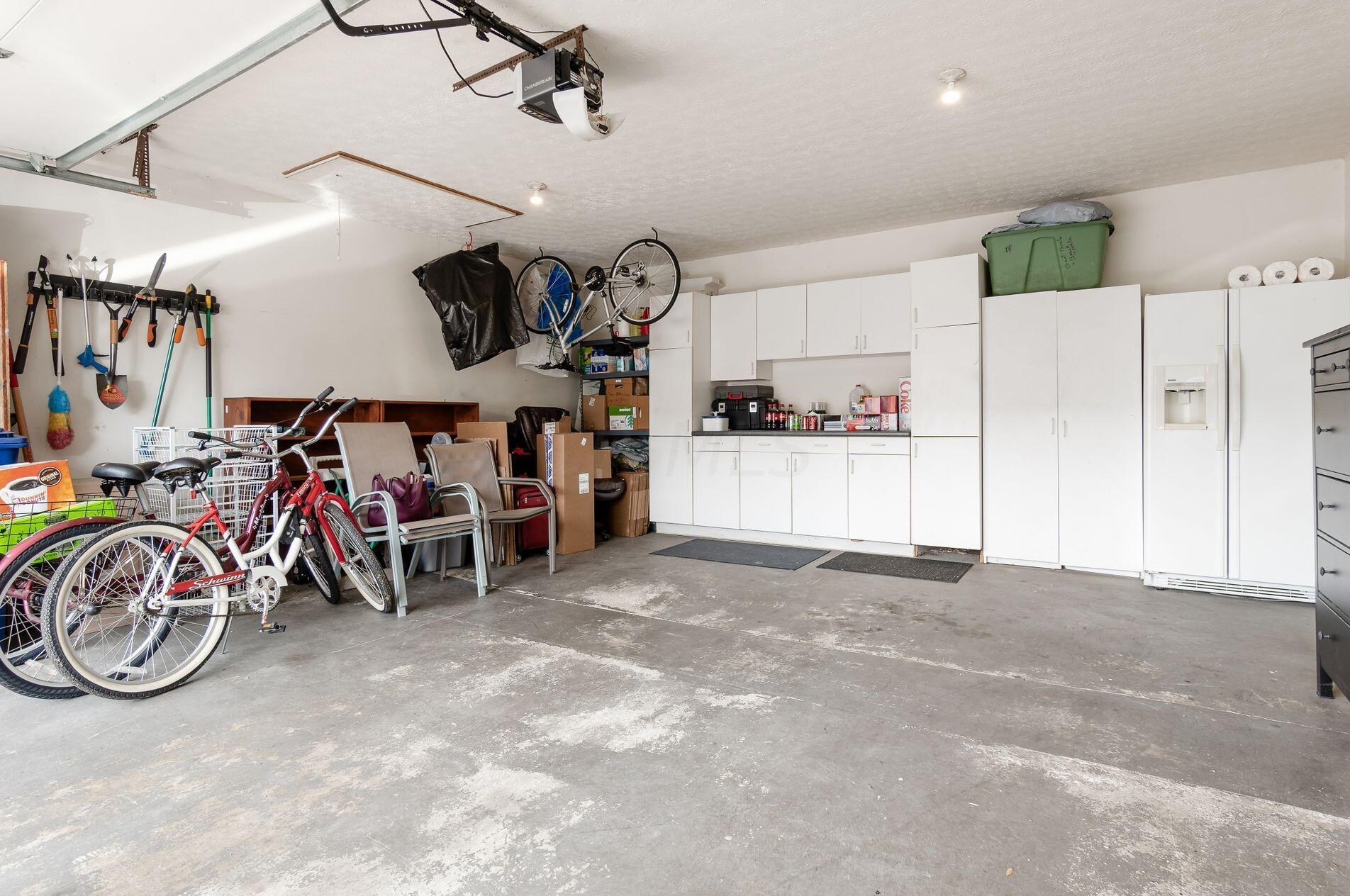 2546 Trotterslane Dr, Columbus OH  43235-5500 exterior