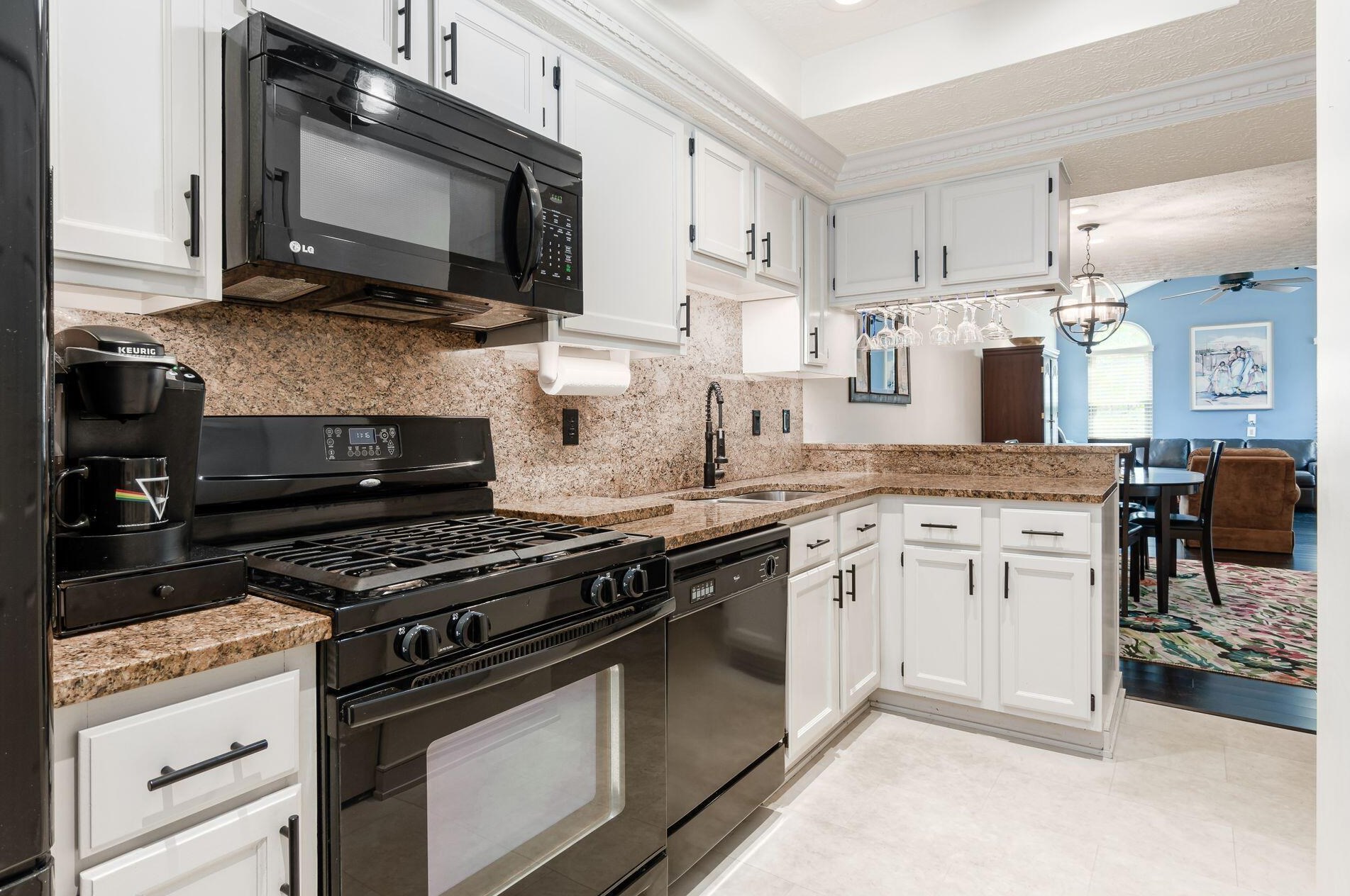 2546 Trotterslane Dr, Columbus OH  43235-5500 exterior