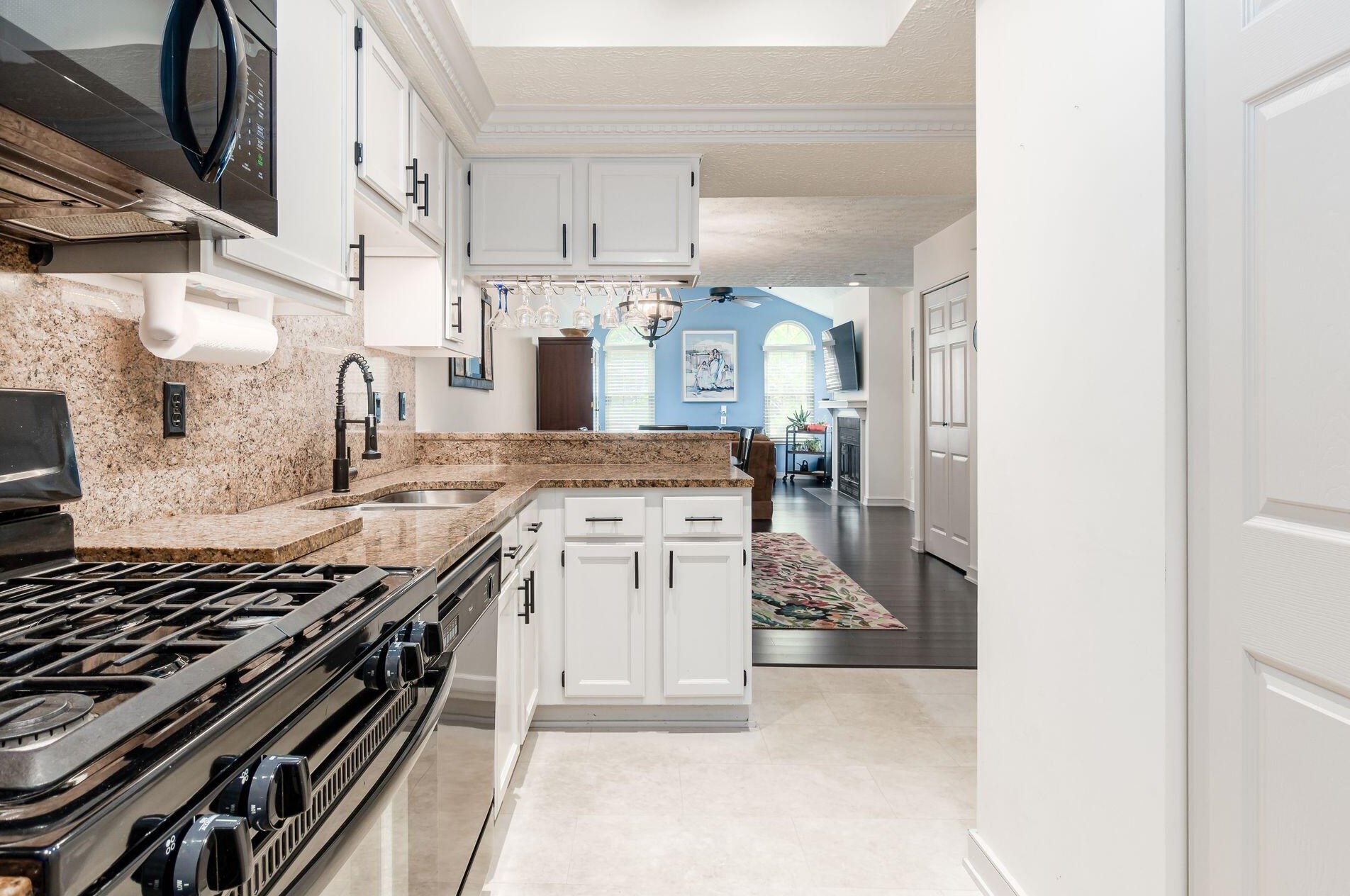 2546 Trotterslane Dr, Columbus OH  43235-5500 exterior