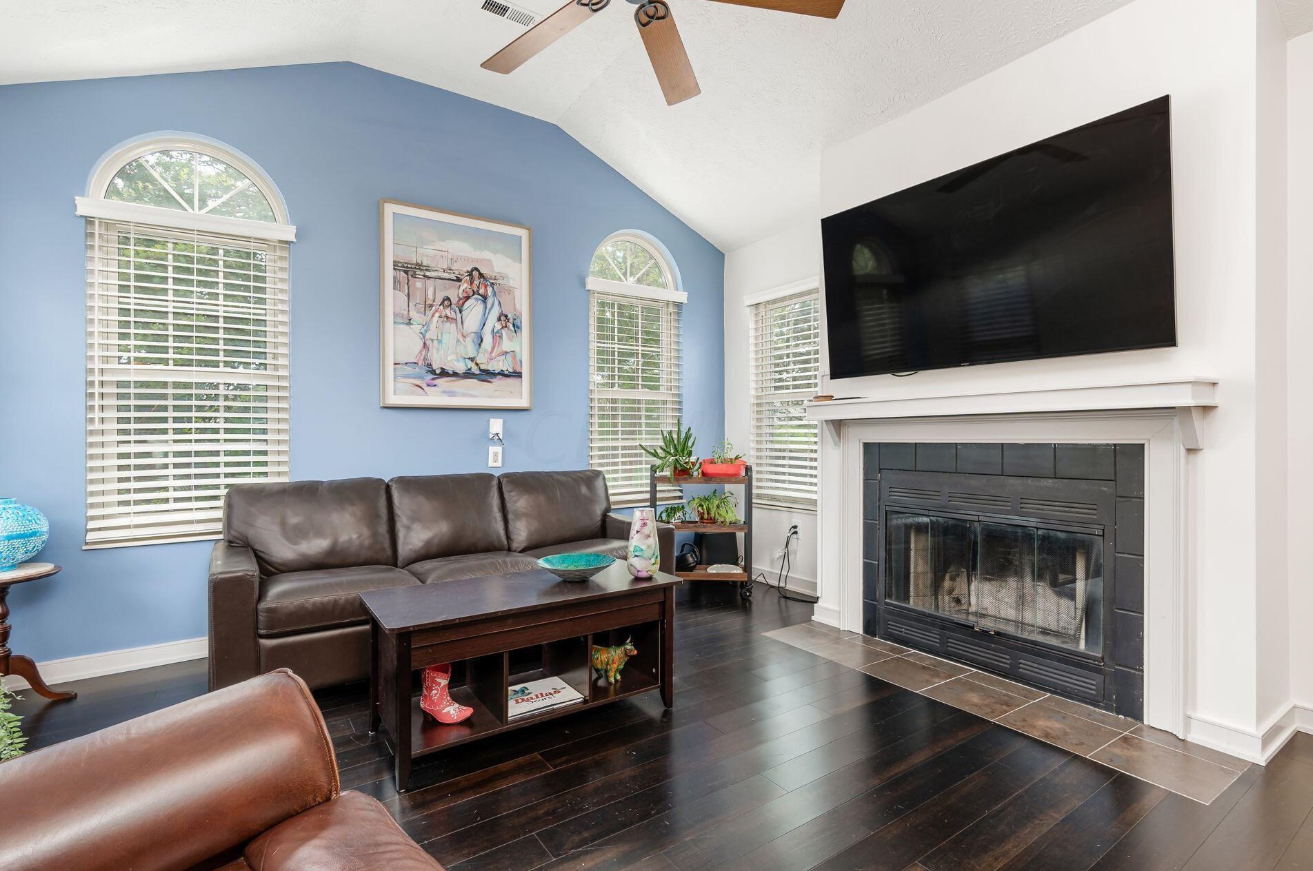 2546 Trotterslane Dr, Columbus OH  43235-5500 exterior