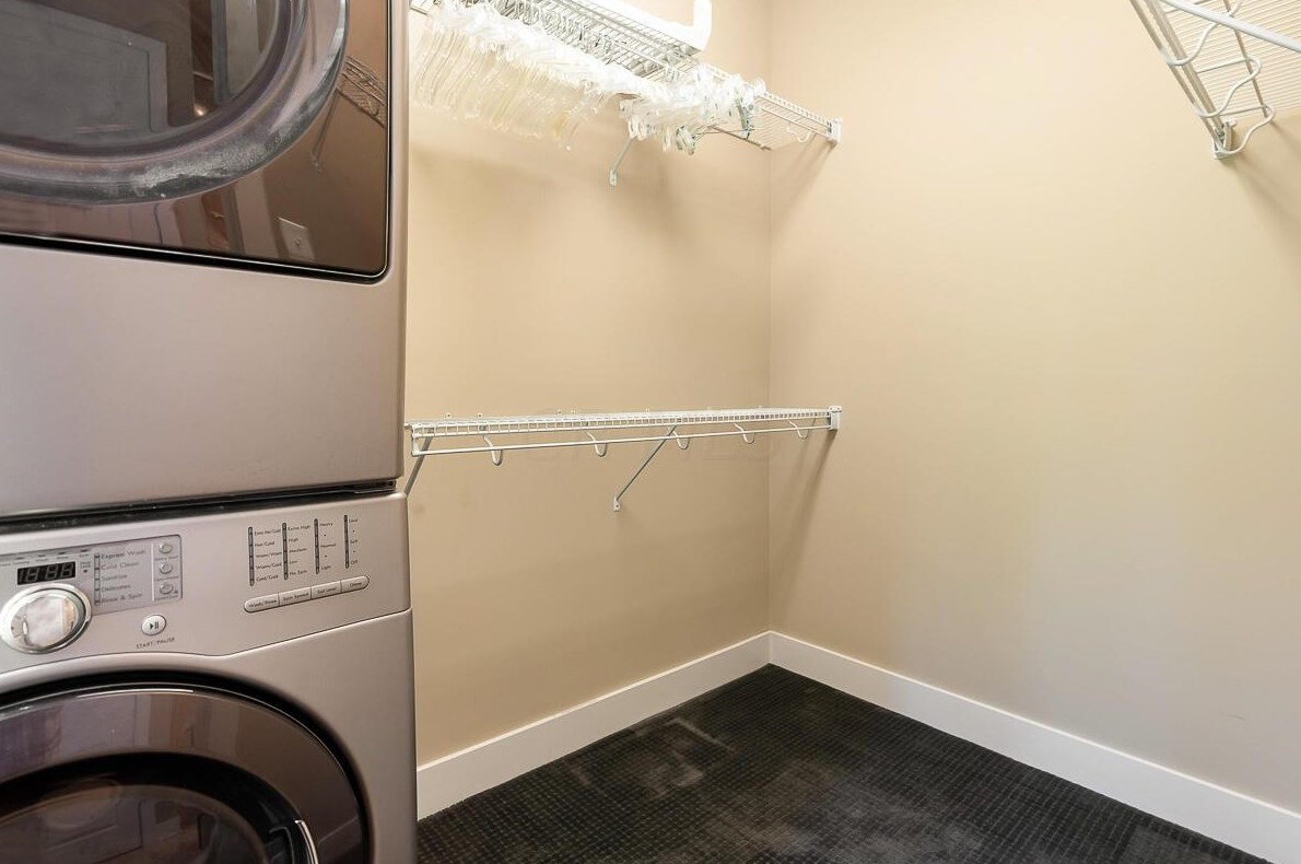 847 Kerr St, Columbus OH  43215-1462 exterior