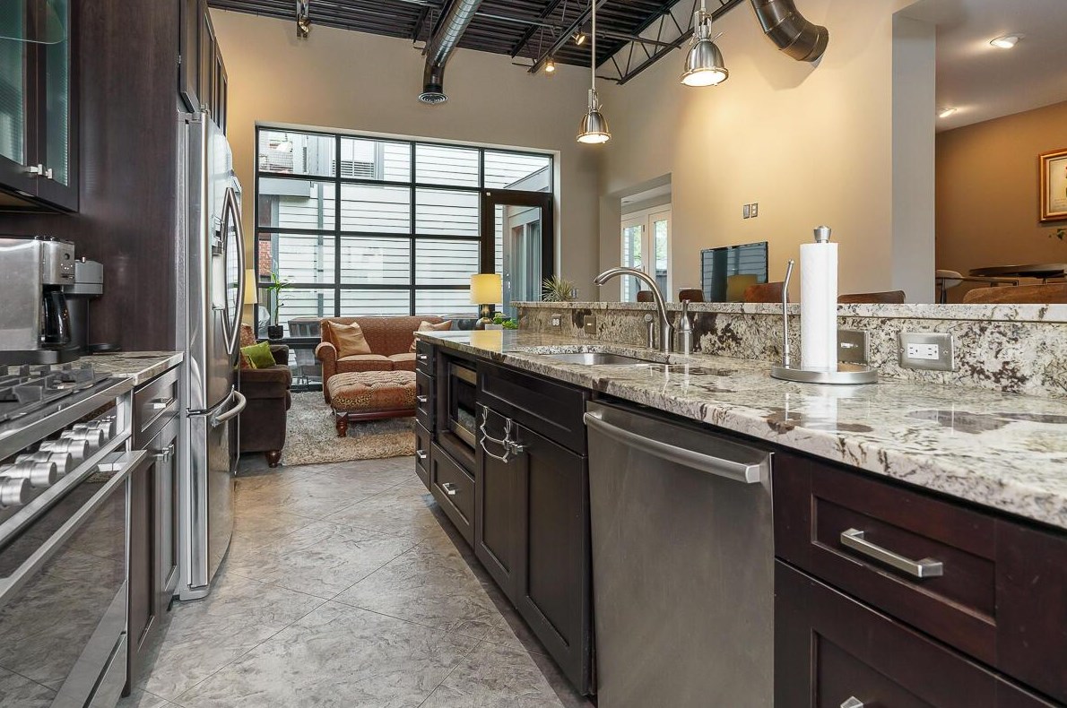 847 Kerr St, Columbus OH  43215-1462 exterior