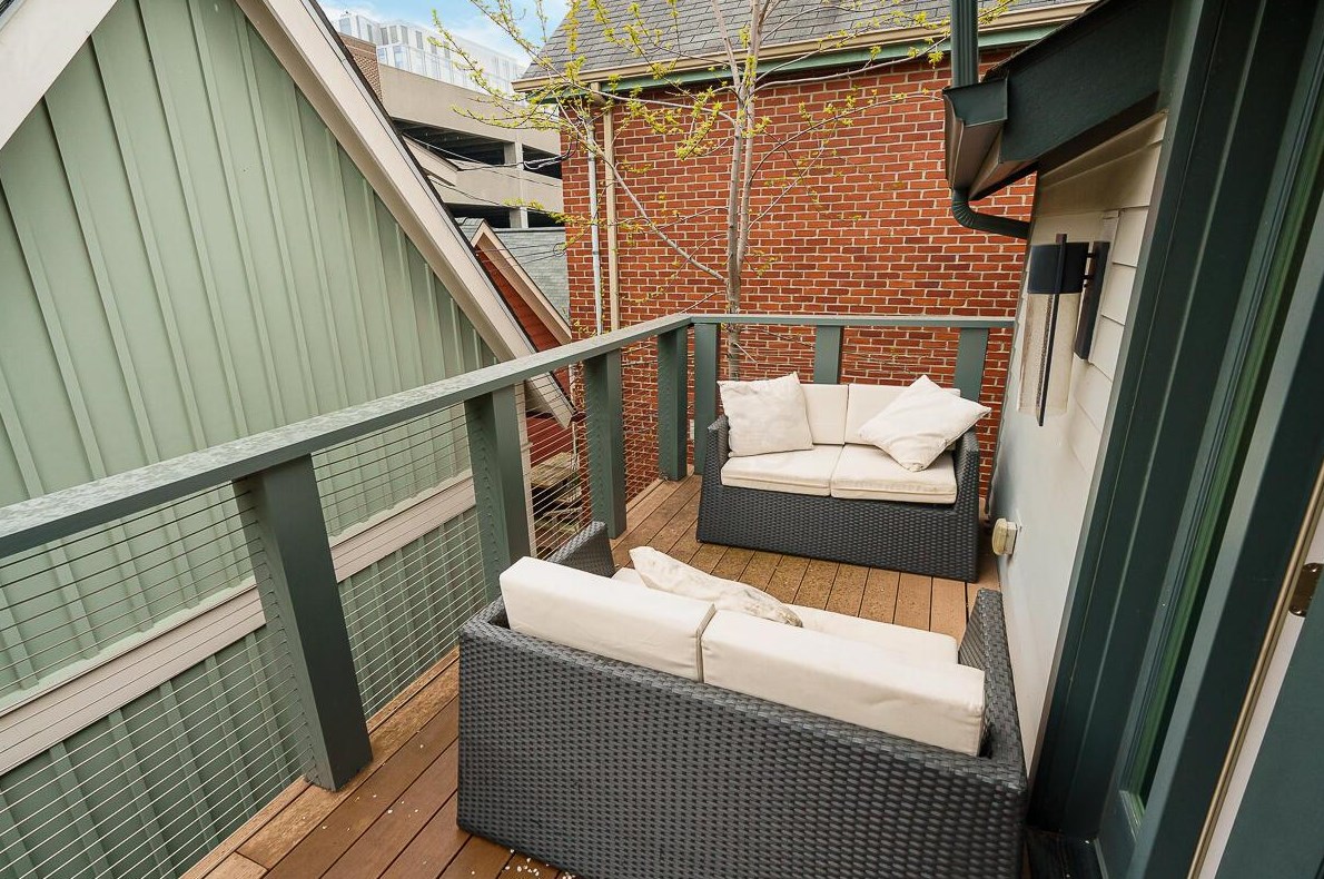 847 Kerr St, Columbus OH  43215-1462 exterior