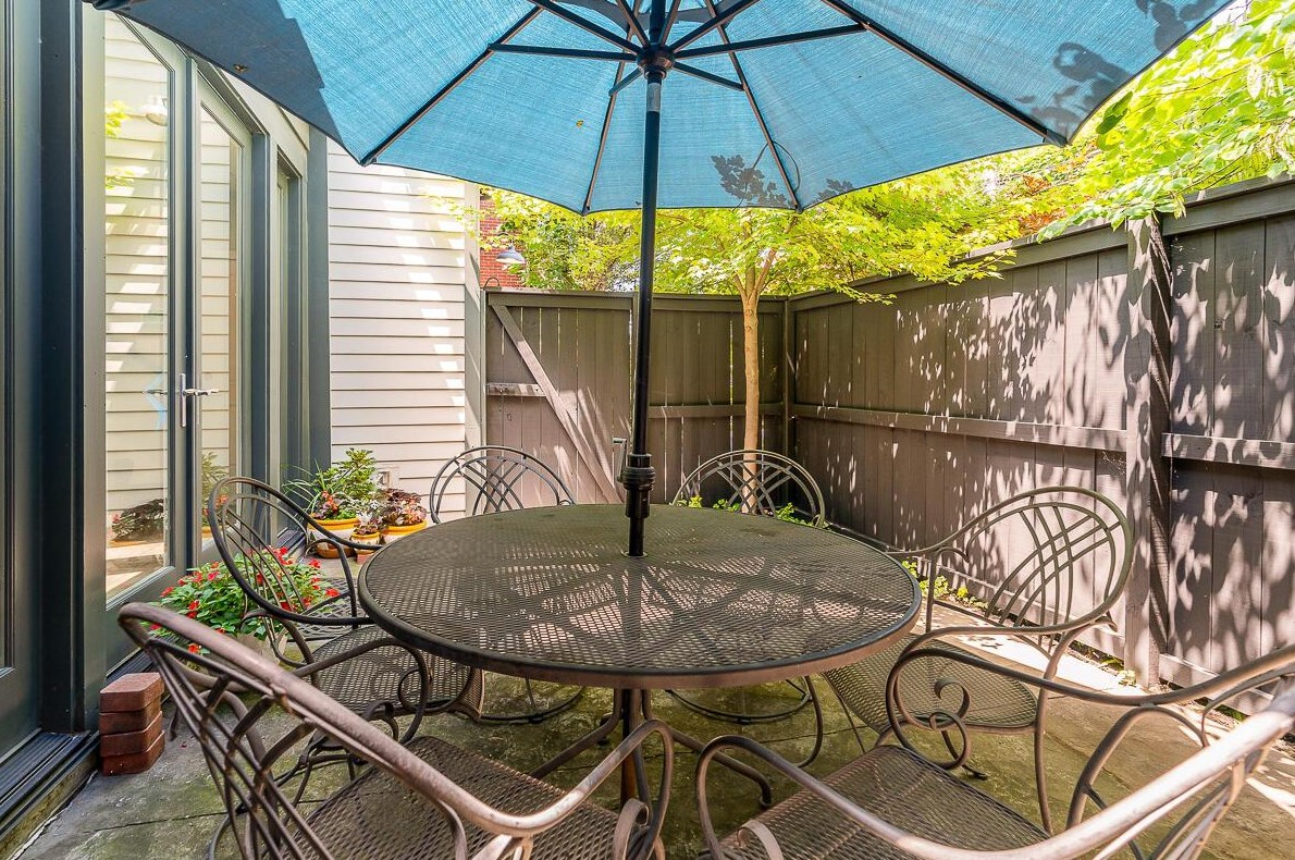 847 Kerr St, Columbus OH  43215-1462 exterior