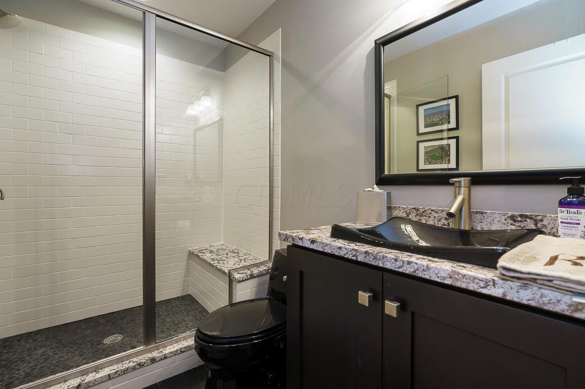 847 Kerr St, Columbus OH  43215-1462 exterior