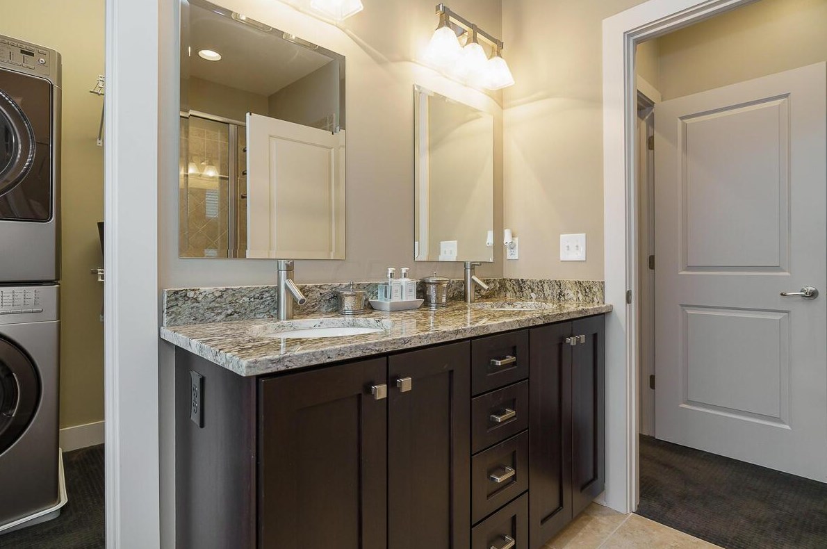 847 Kerr St, Columbus OH  43215-1462 exterior