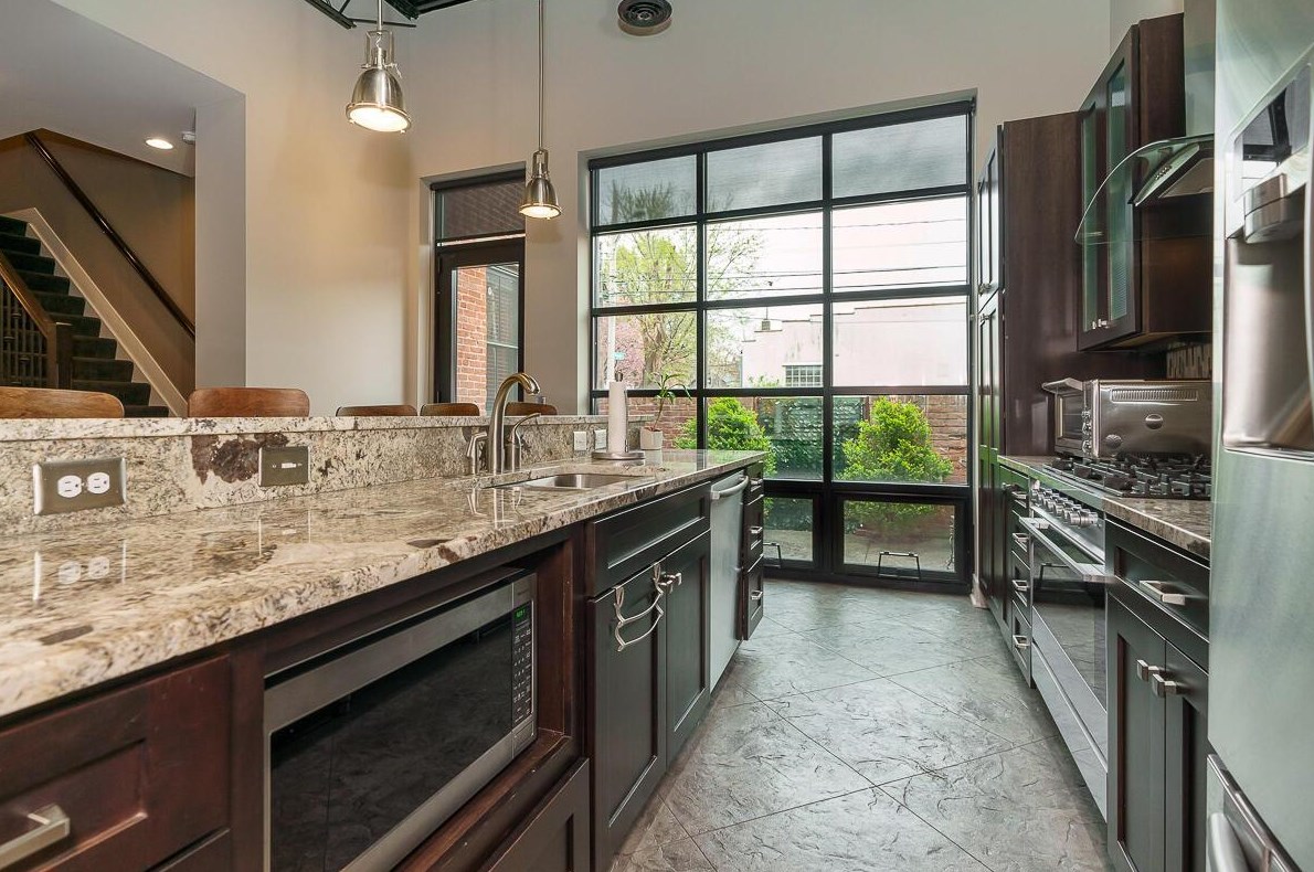 847 Kerr St, Columbus OH  43215-1462 exterior