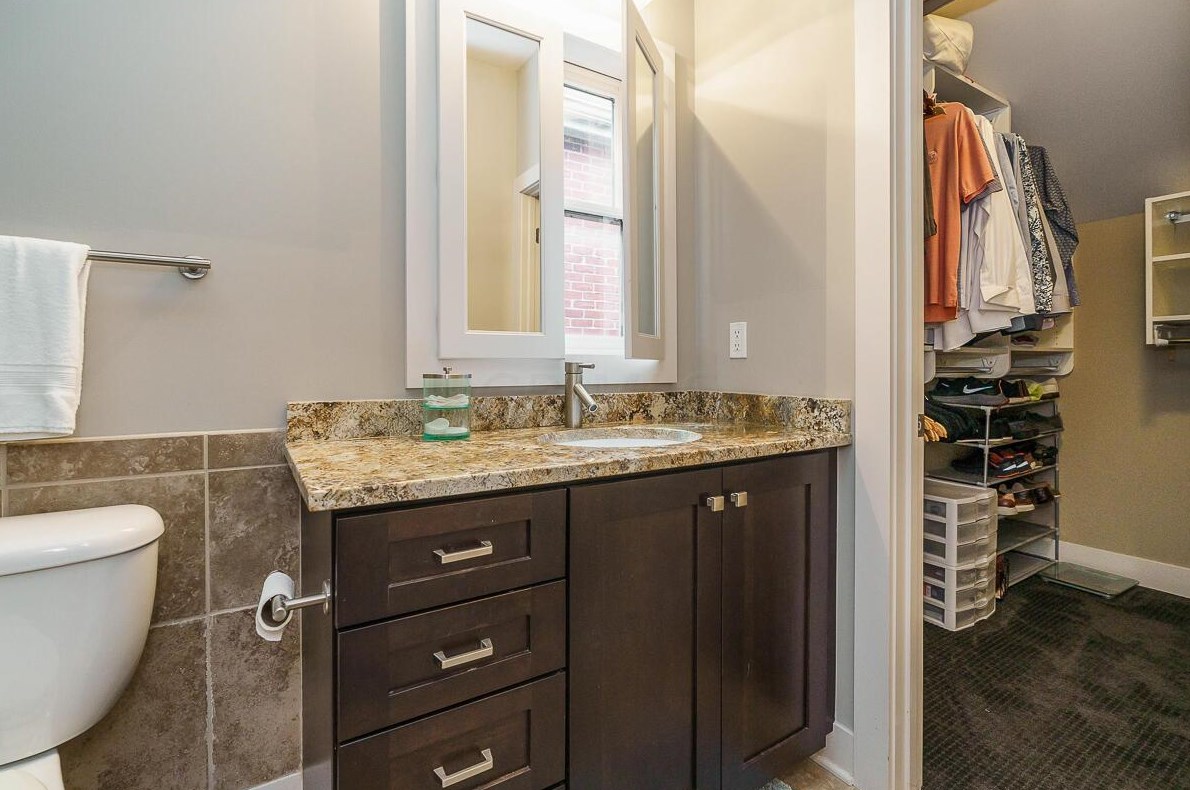 847 Kerr St, Columbus OH  43215-1462 exterior