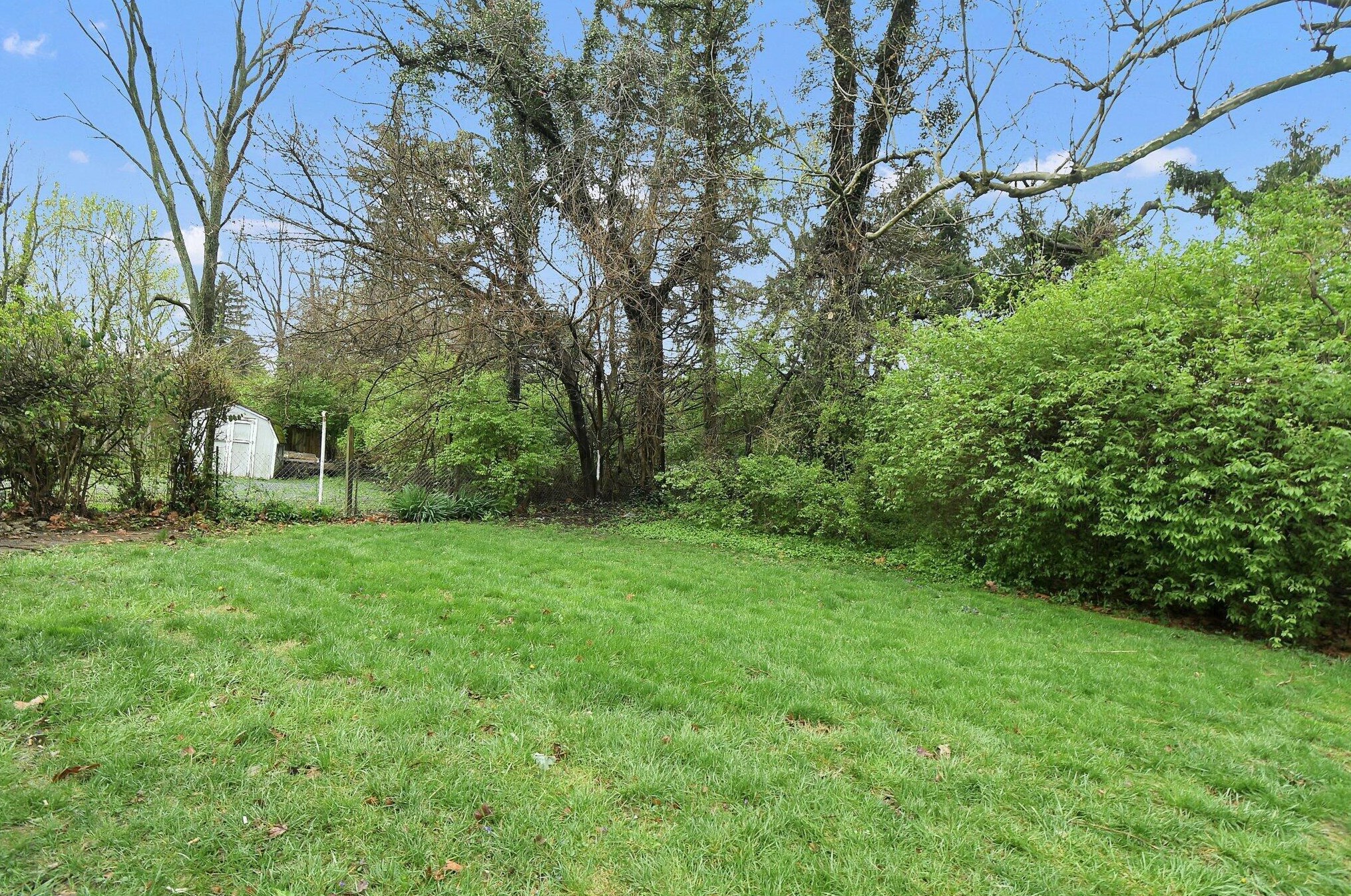 205 Ashburton Rd, Columbus OH 43213-2240 exterior