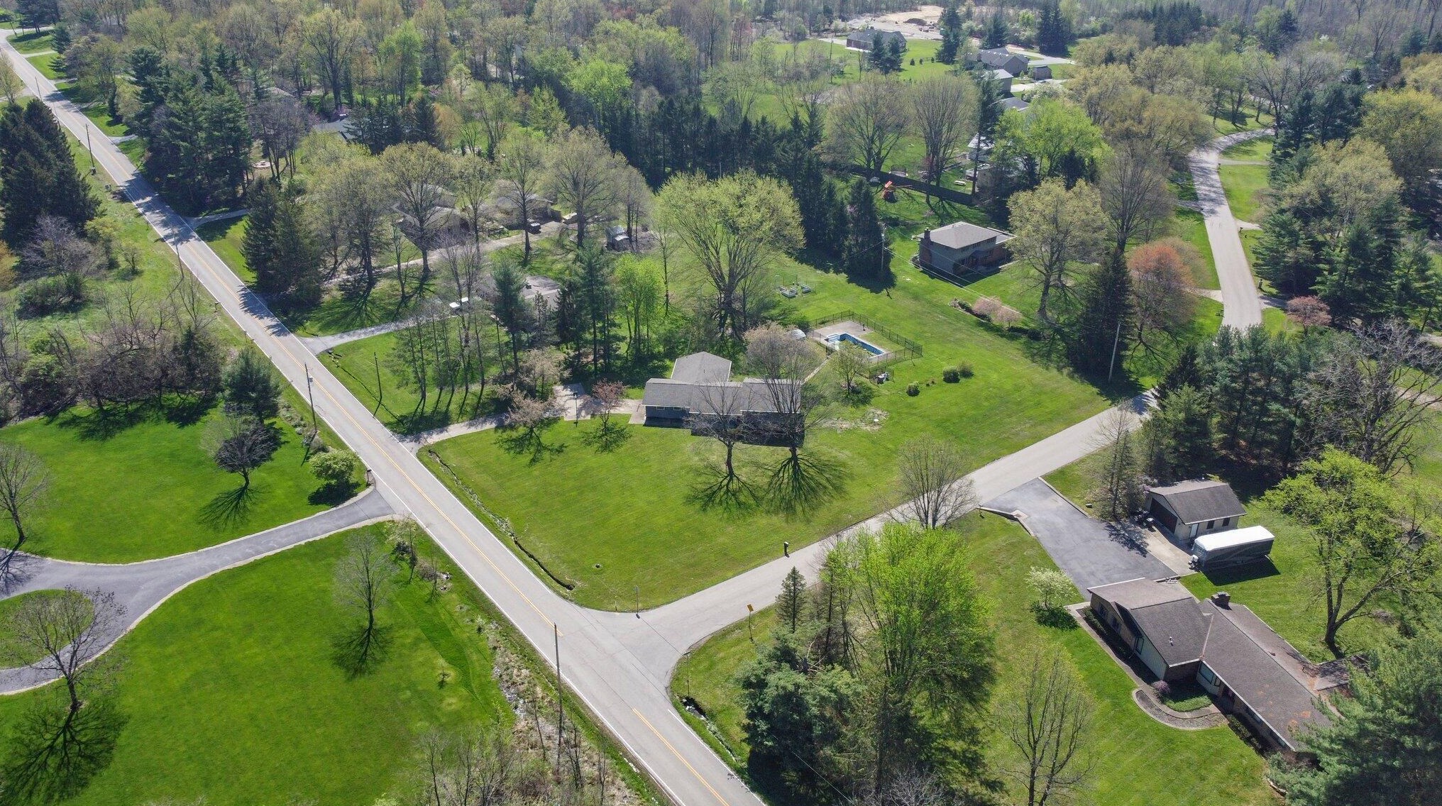 3254 Grey Fox Dr, Columbus OH 43230-1923 exterior