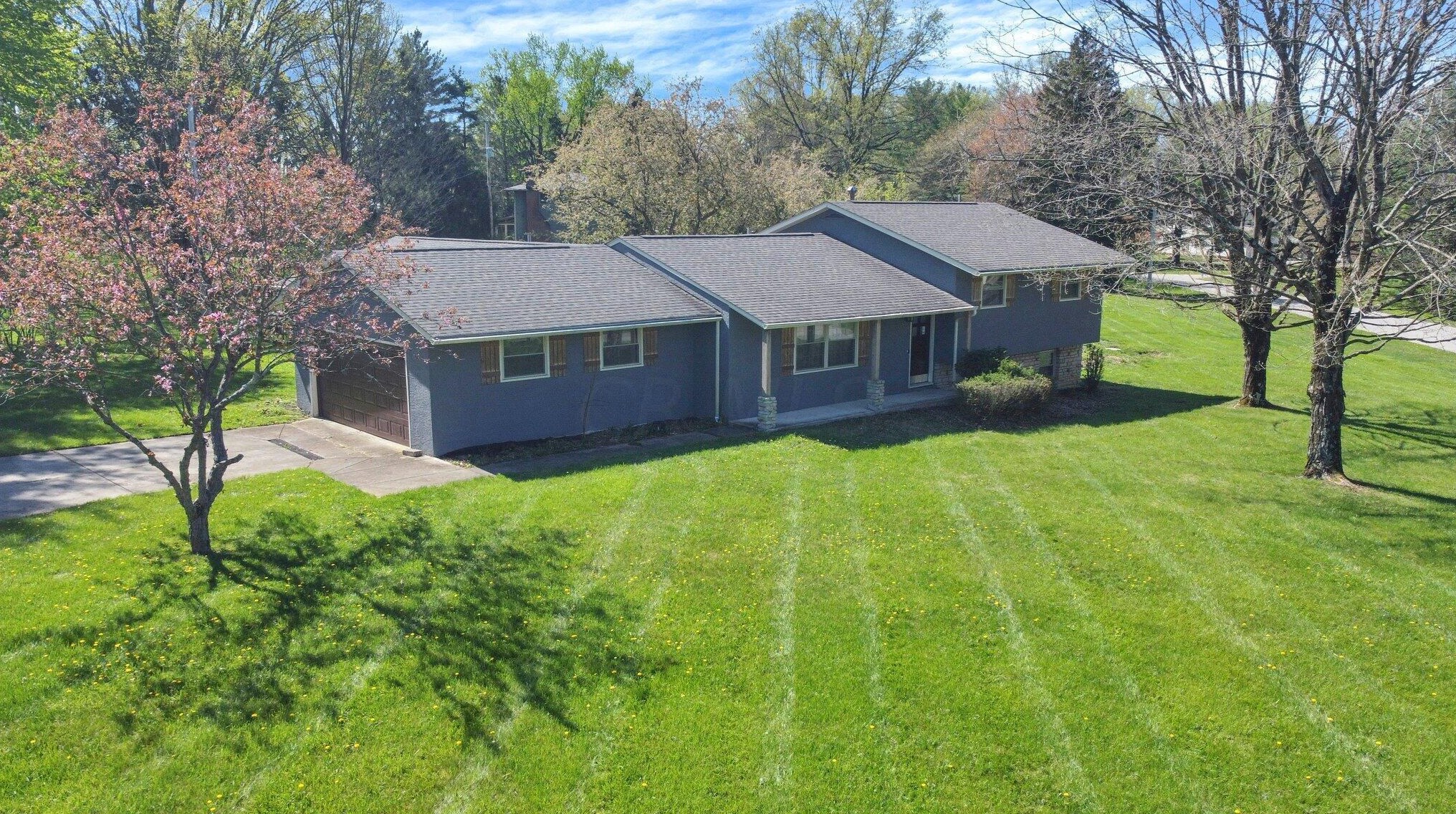 3254 Grey Fox Dr, Columbus OH 43230-1923 exterior