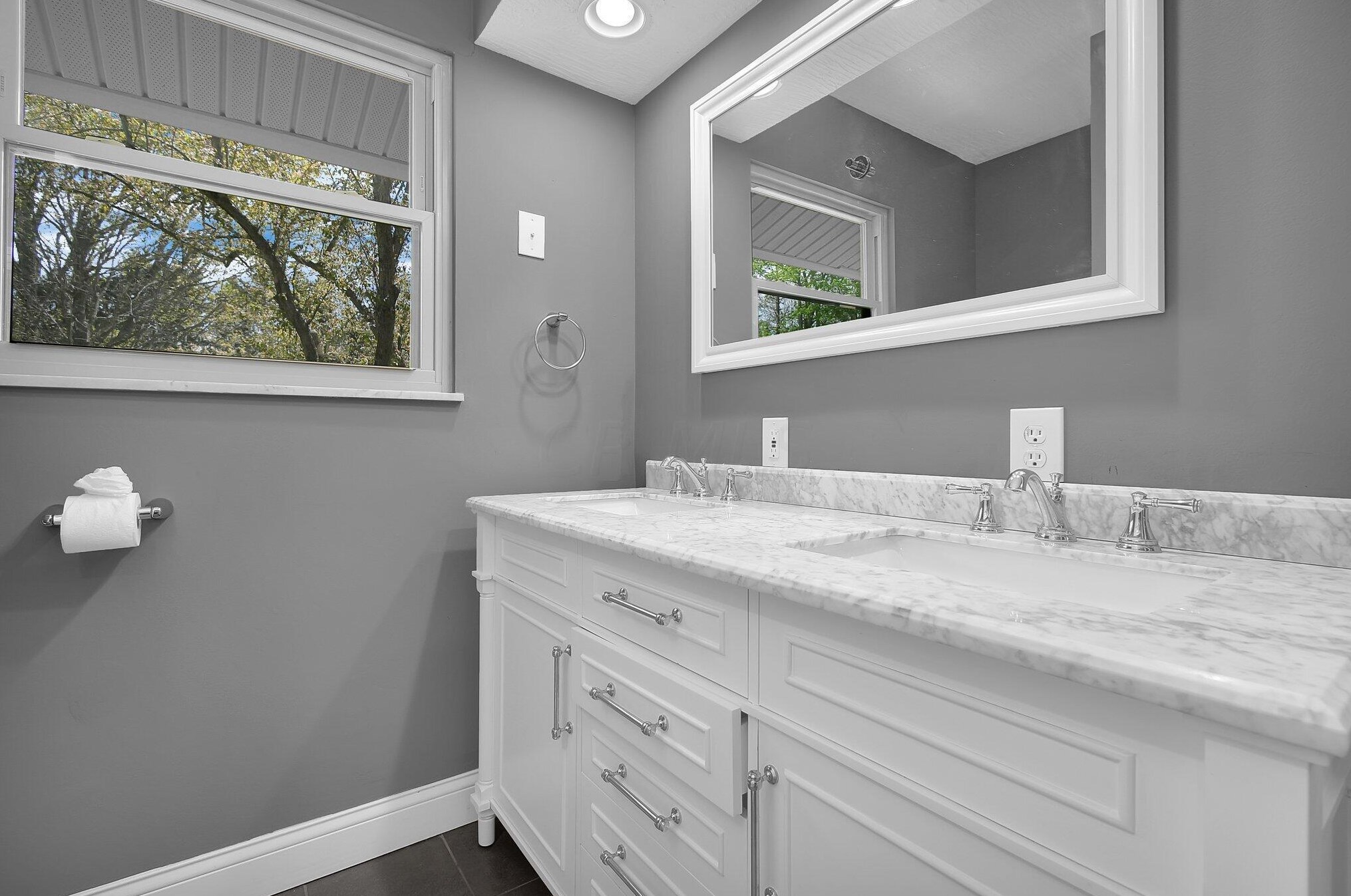 3254 Grey Fox Dr, Columbus OH 43230-1923 exterior