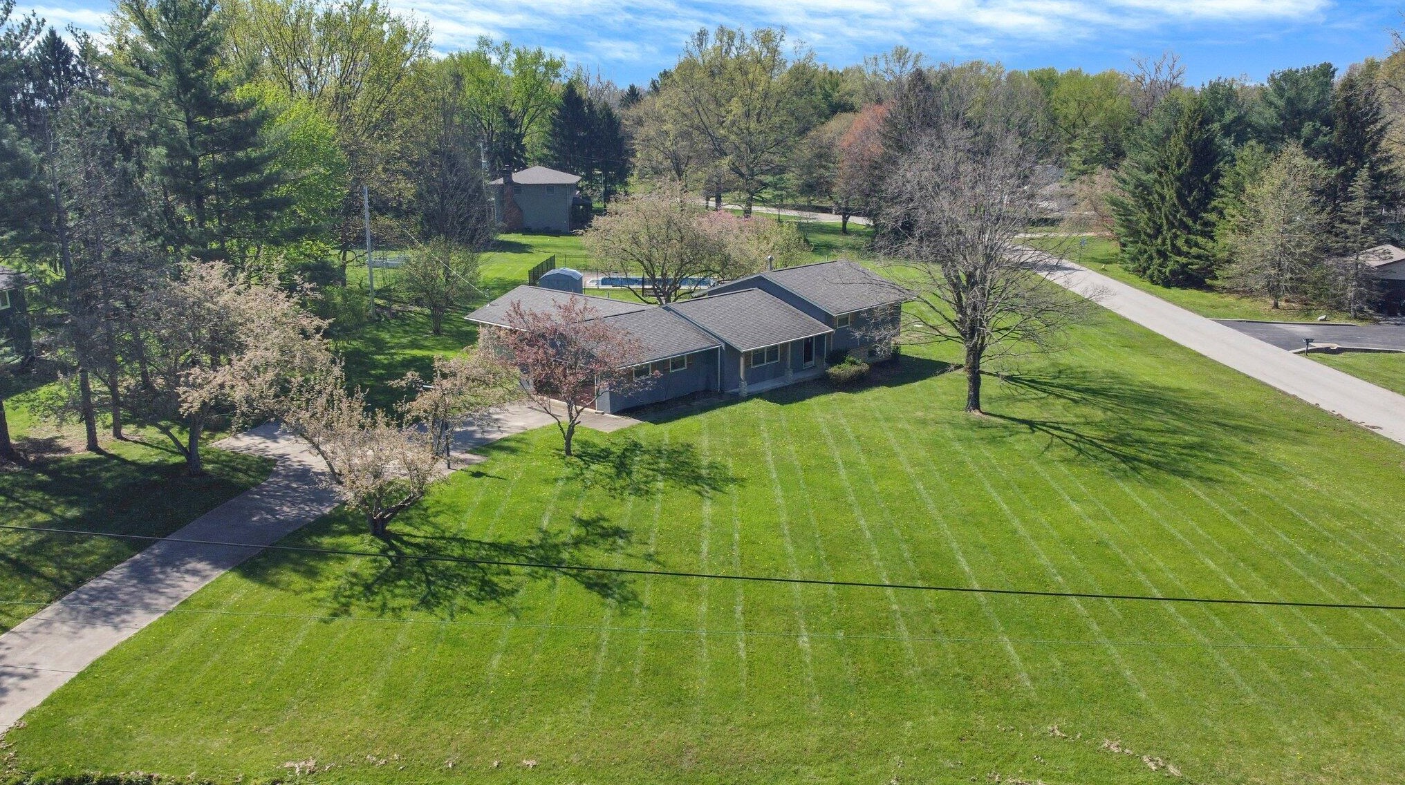 3254 Grey Fox Dr, Columbus OH 43230-1923 exterior