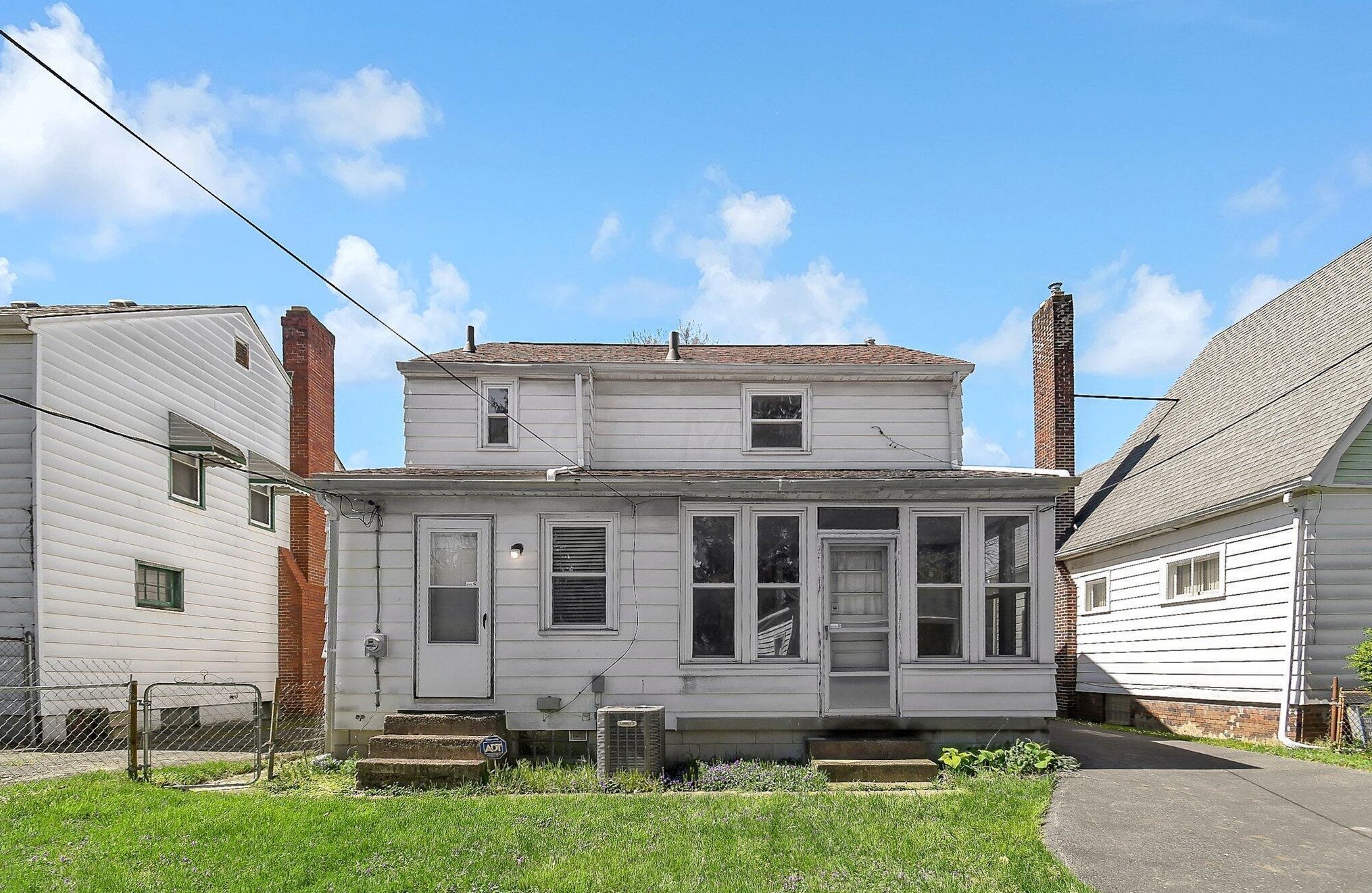 1092 Kelton Ave, Columbus OH  43206-1728 exterior