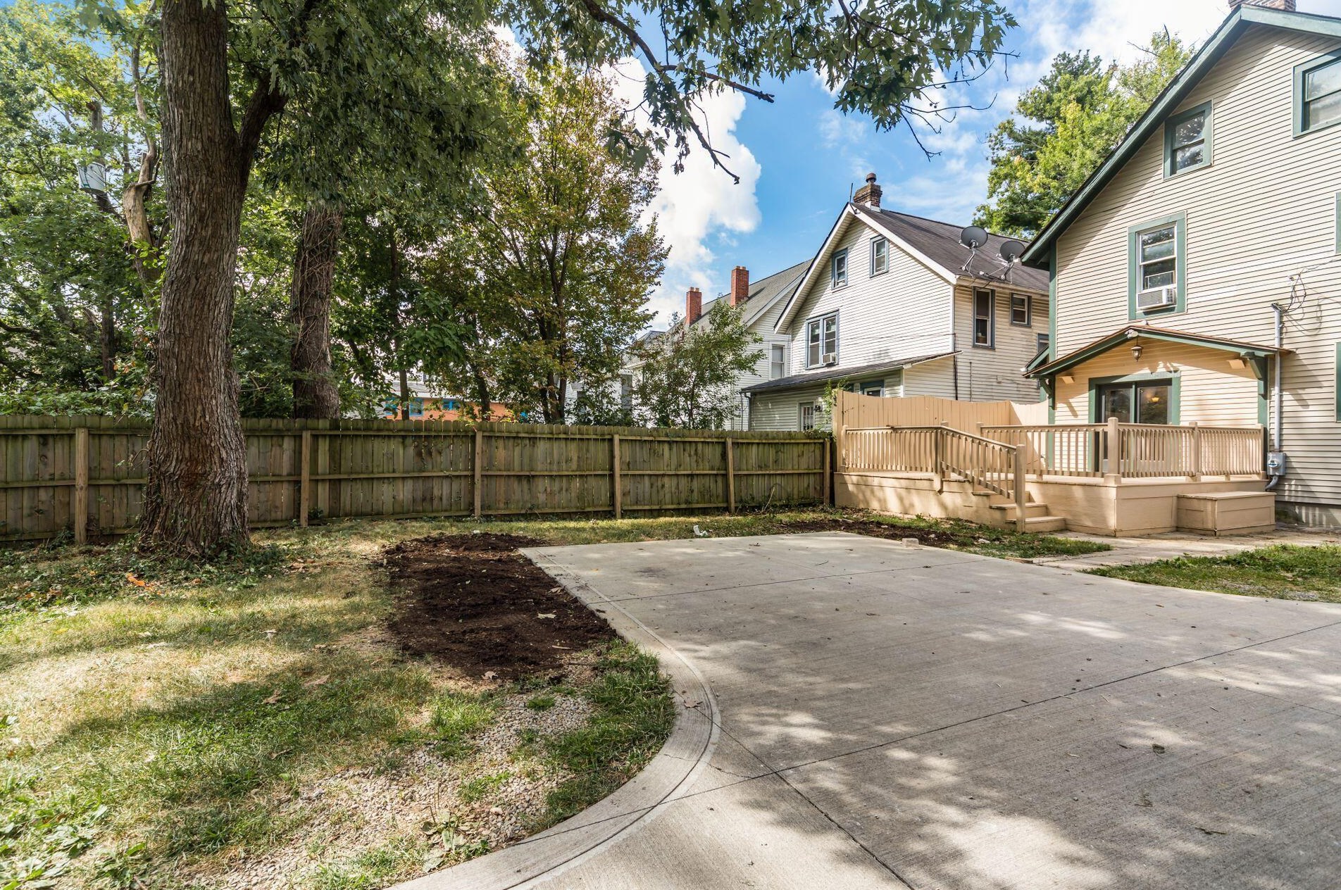 2390 Indianola Ave, Columbus OH  43202-3013 exterior