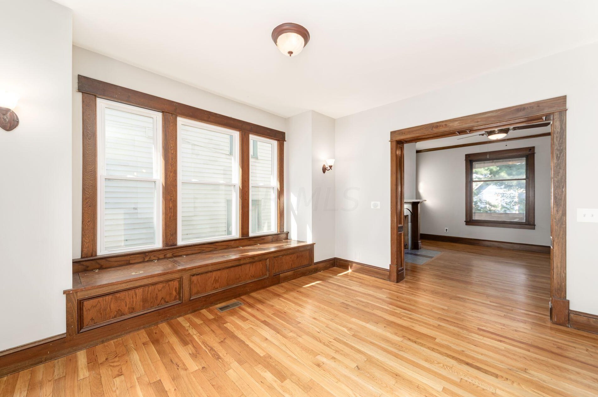 2390 Indianola Ave, Columbus OH  43202-3013 exterior