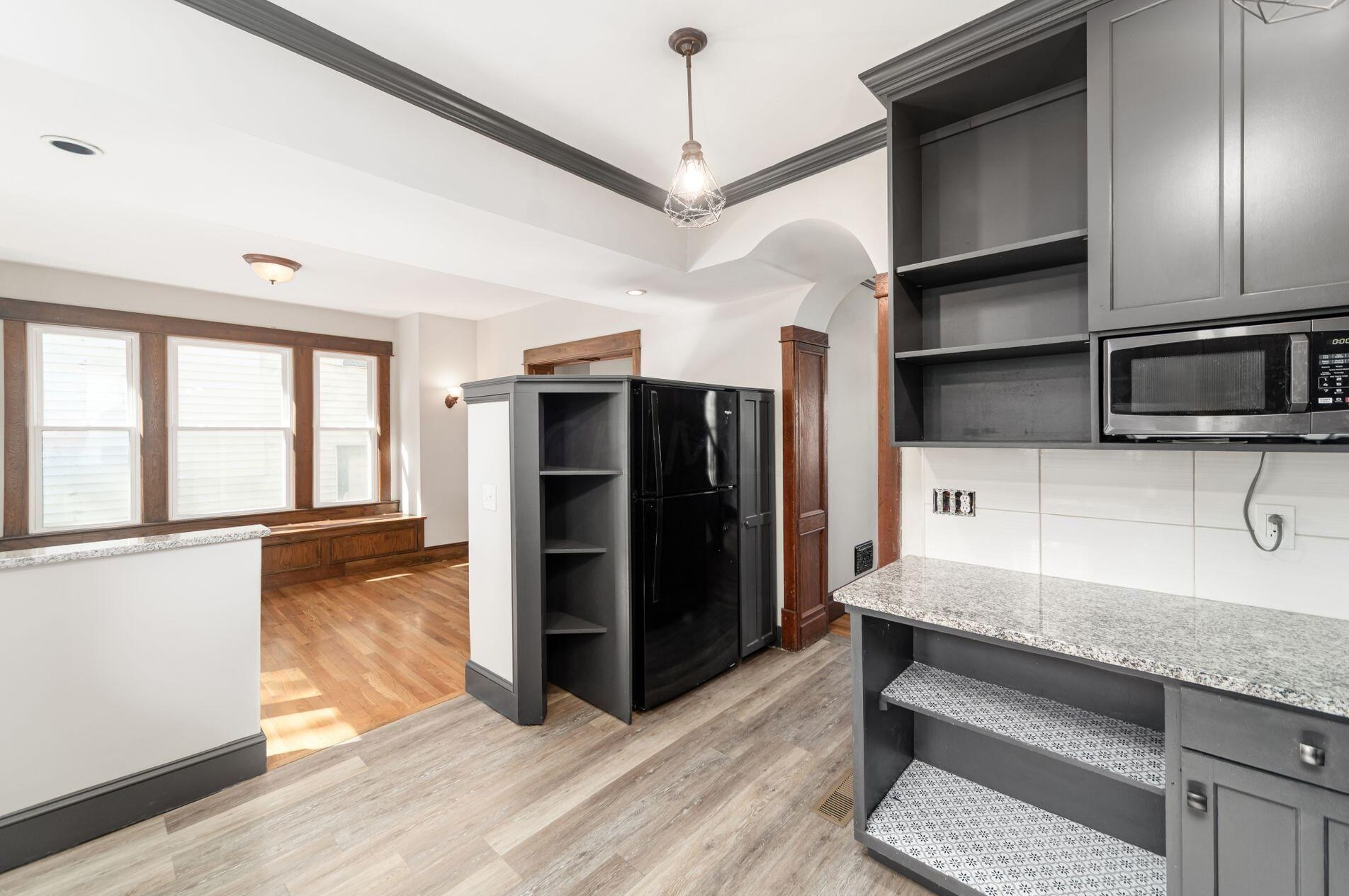 2390 Indianola Ave, Columbus OH  43202-3013 exterior