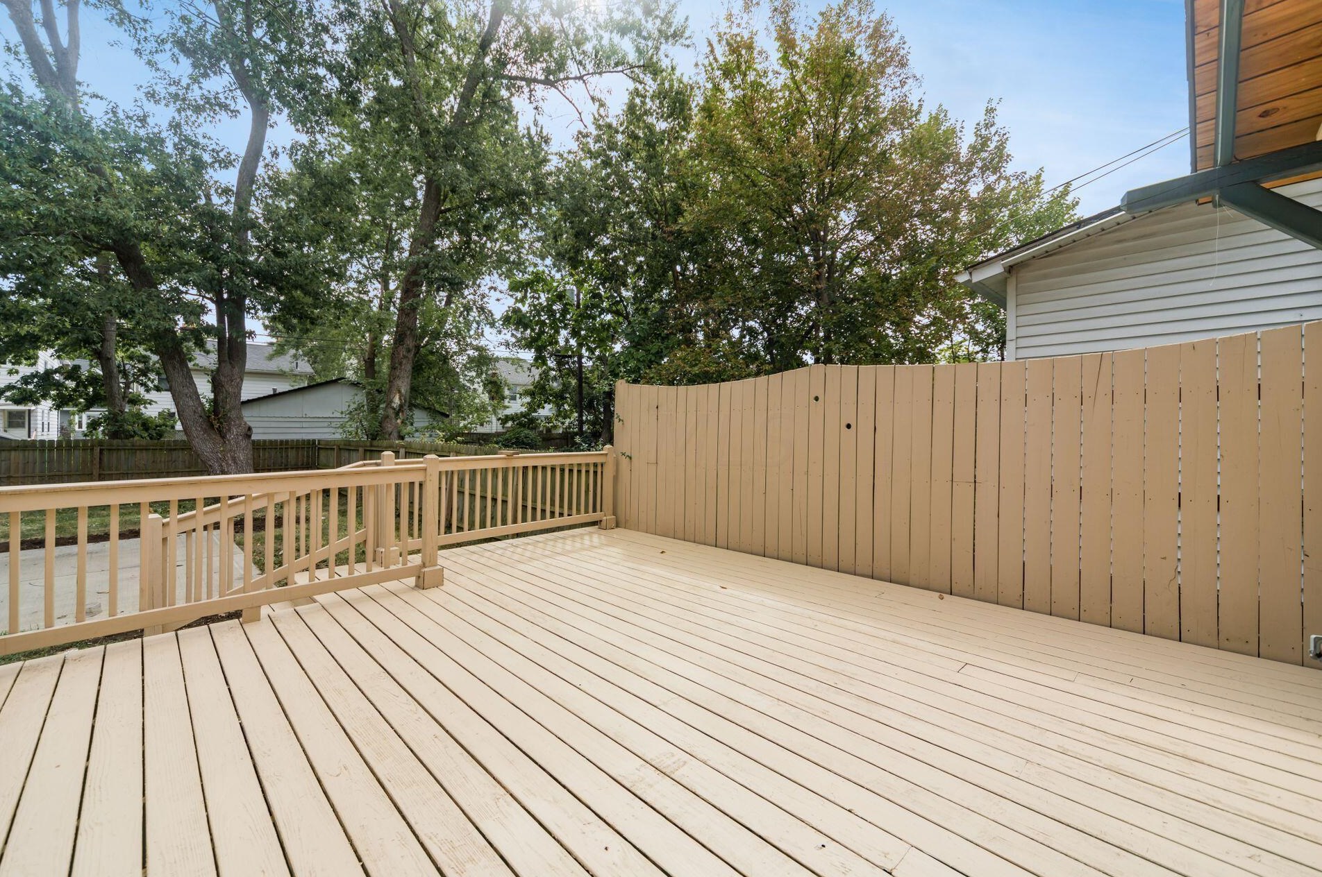 2390 Indianola Ave, Columbus OH  43202-3013 exterior