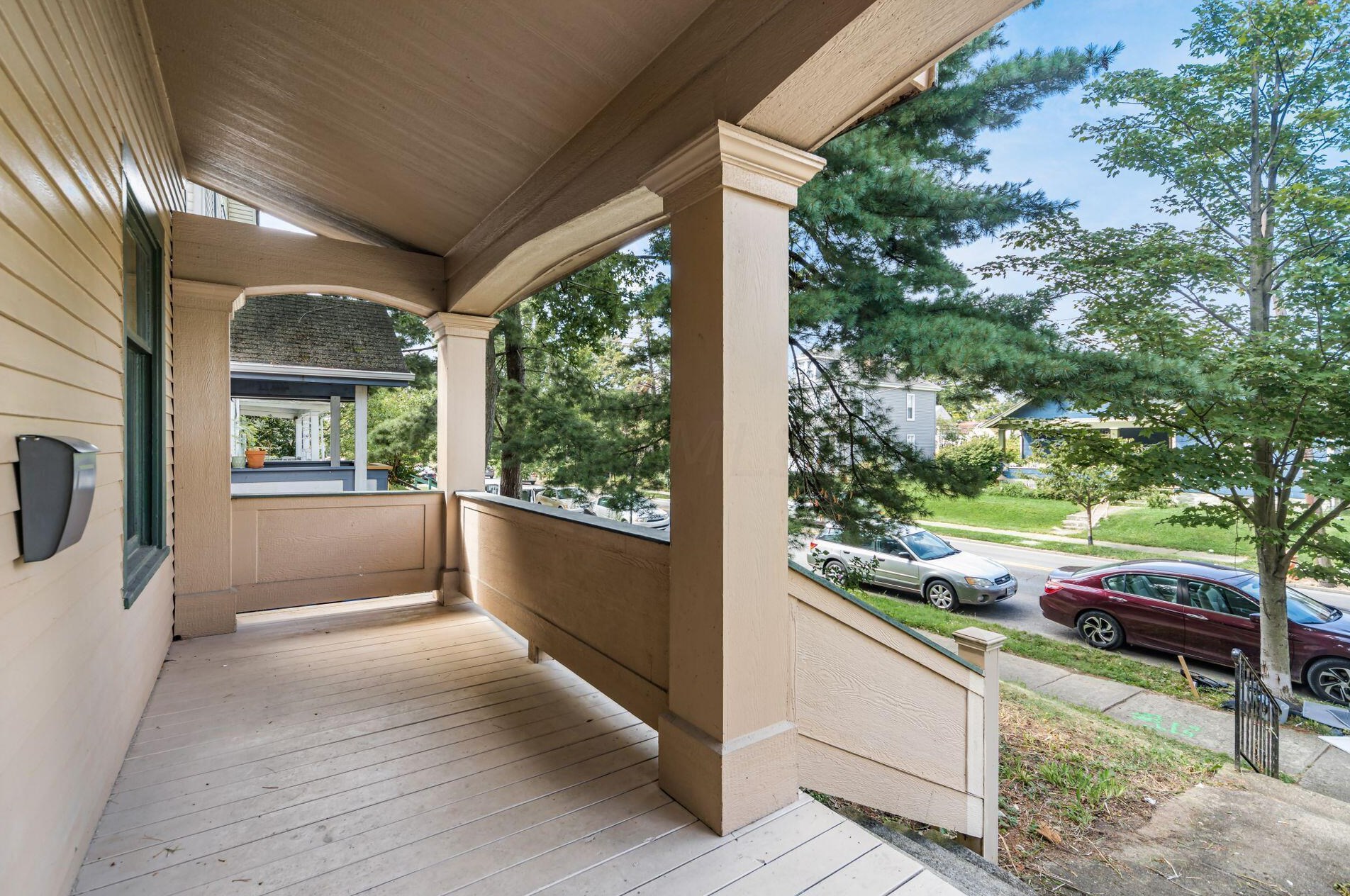 2390 Indianola Ave, Columbus OH  43202-3013 exterior