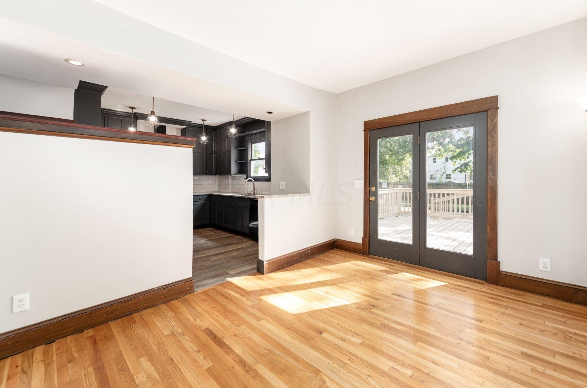 2390 Indianola Ave, Columbus OH  43202-3013 exterior