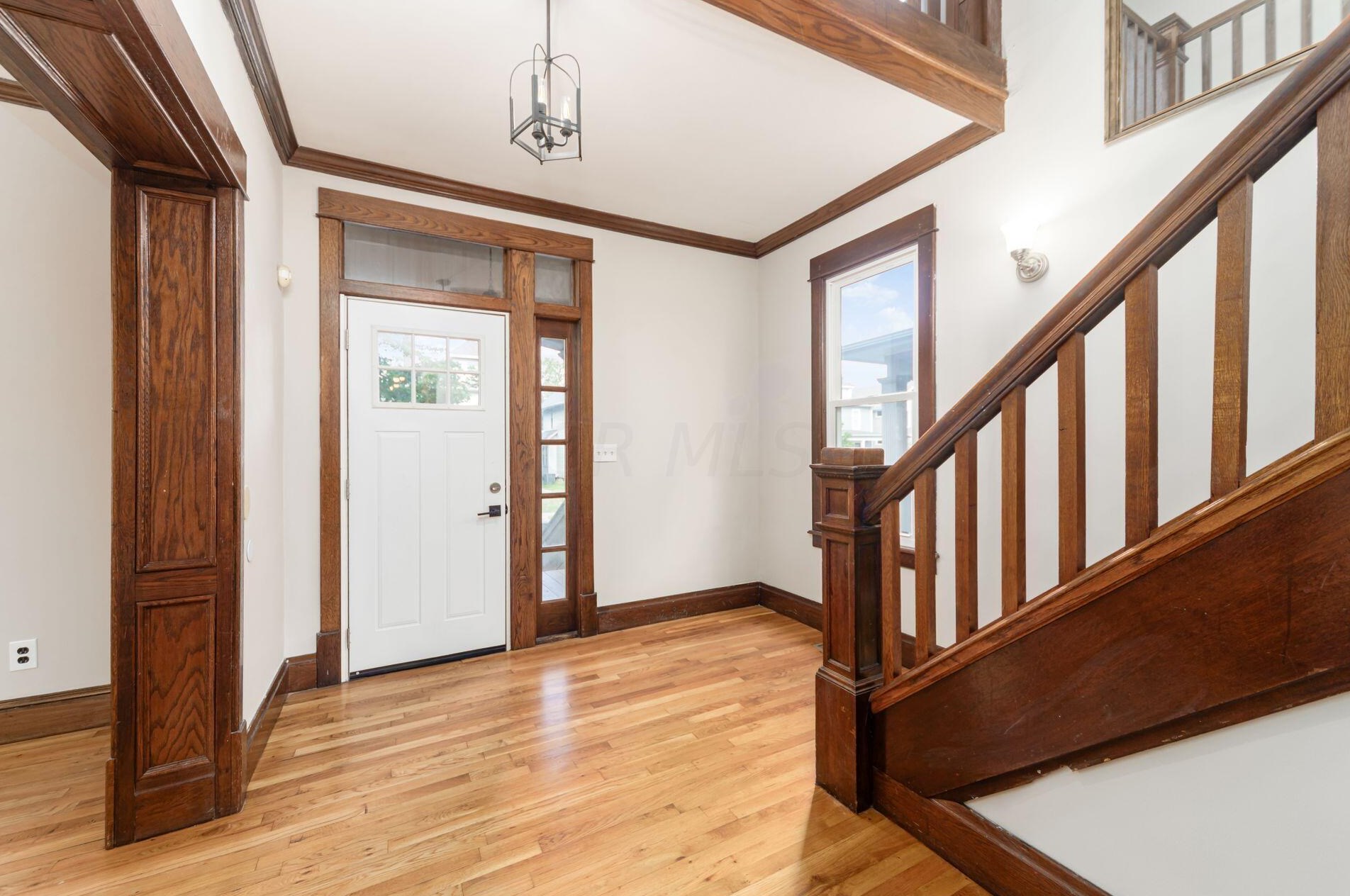 2390 Indianola Ave, Columbus OH  43202-3013 exterior