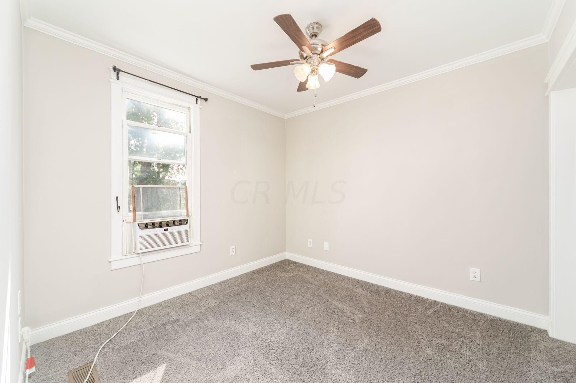 2390 Indianola Ave, Columbus OH  43202-3013 exterior