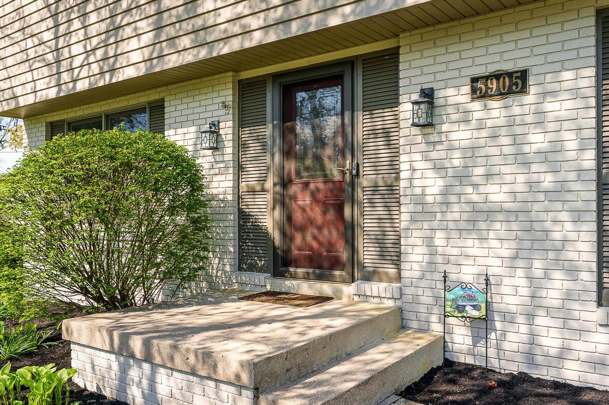5905 Litchfield Rd, Columbus, OH 43235-3366