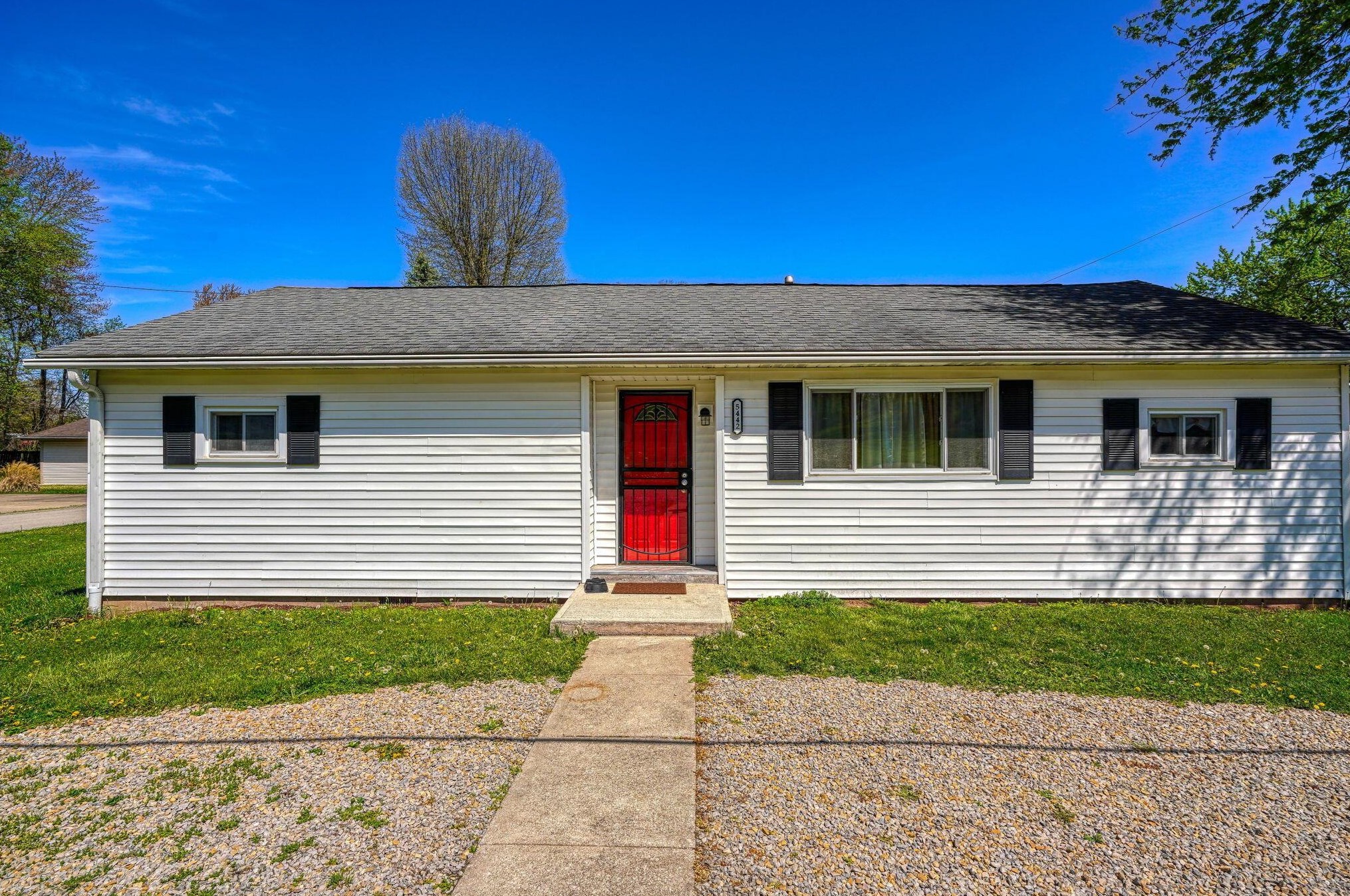 5442 Cypress Ne Dr, Thornville, OH 43076