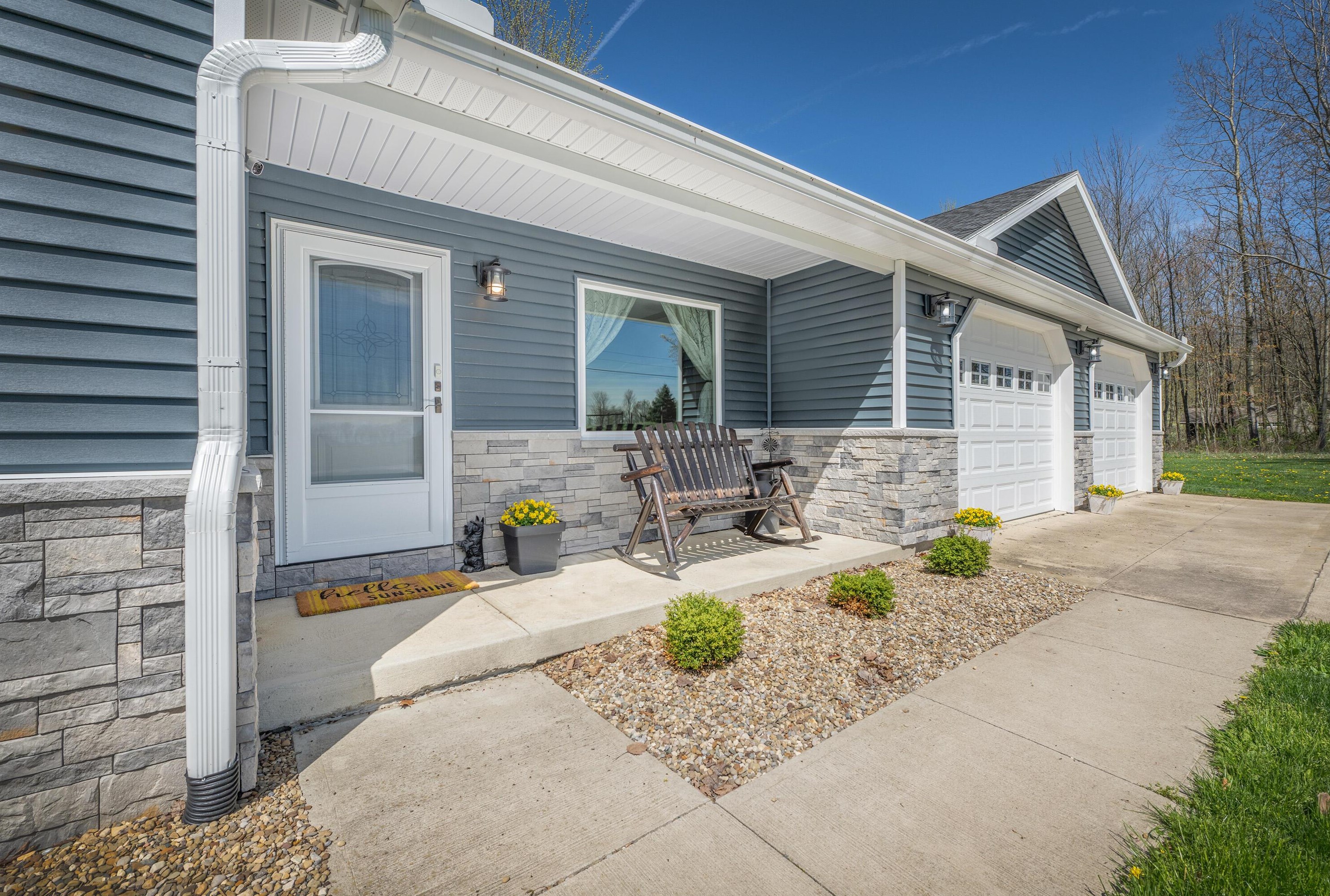 15969 King Rd, Howard, OH 43028