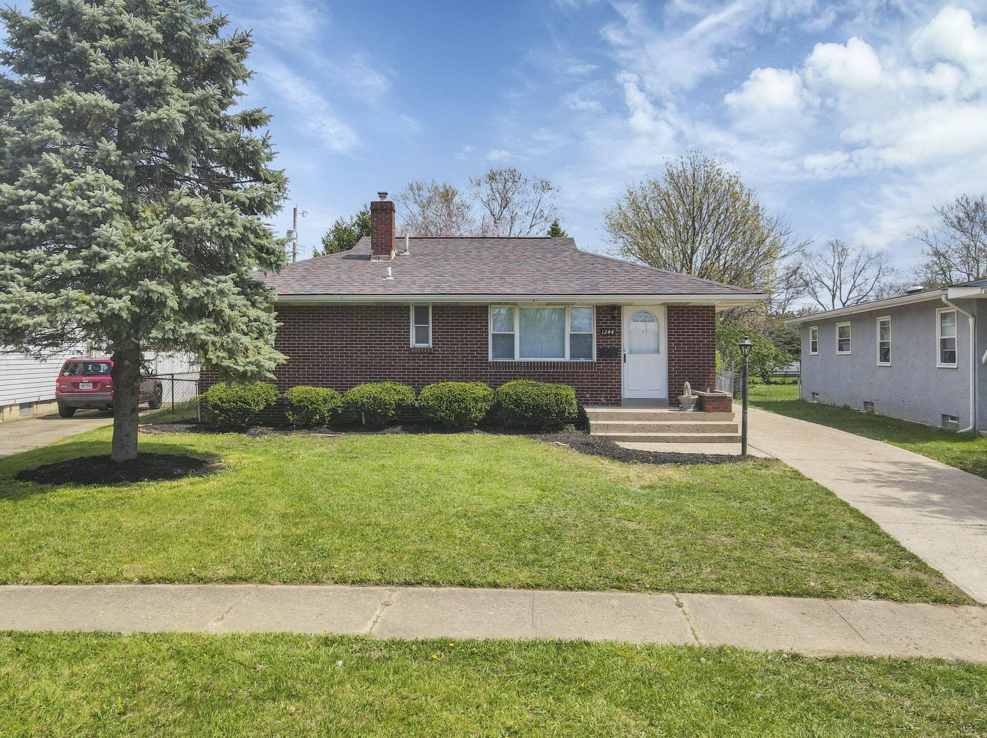 1244 Beechwood Rd, Columbus, OH 43227-2011