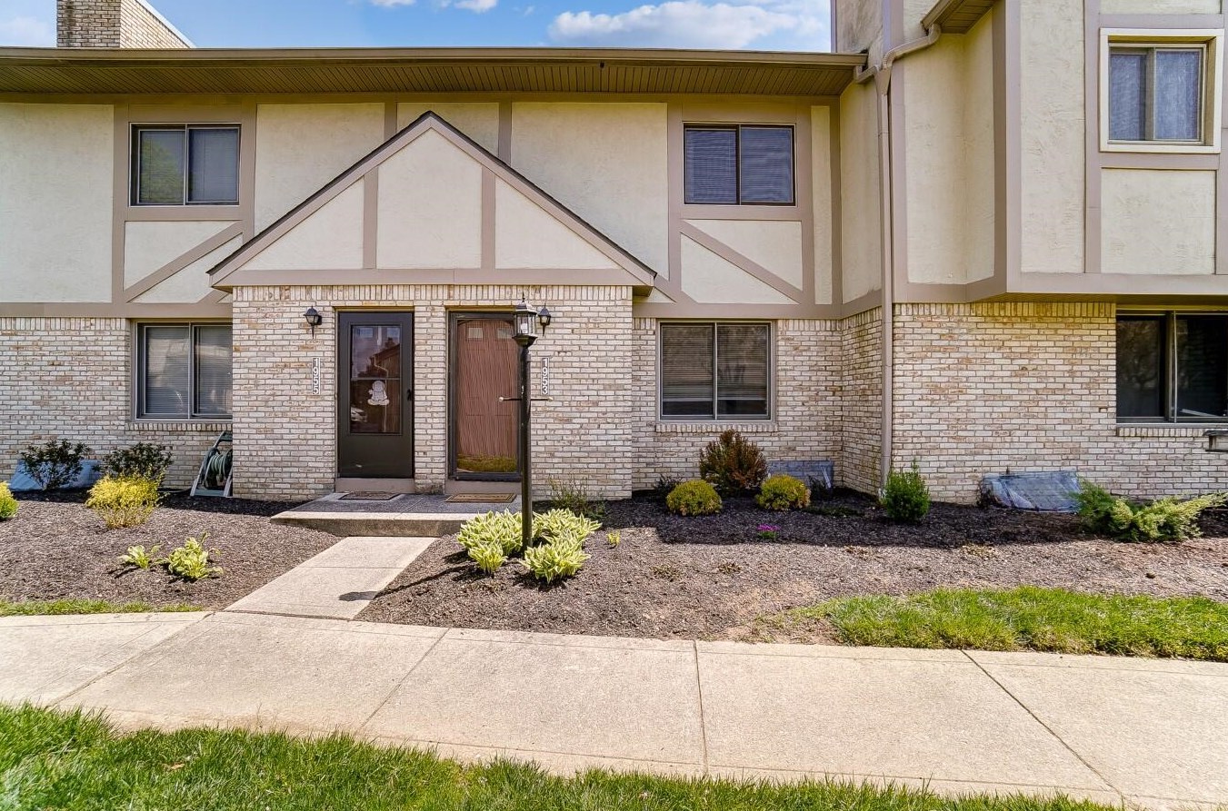 1953 Rockdale Dr, Columbus, OH 43229-8205