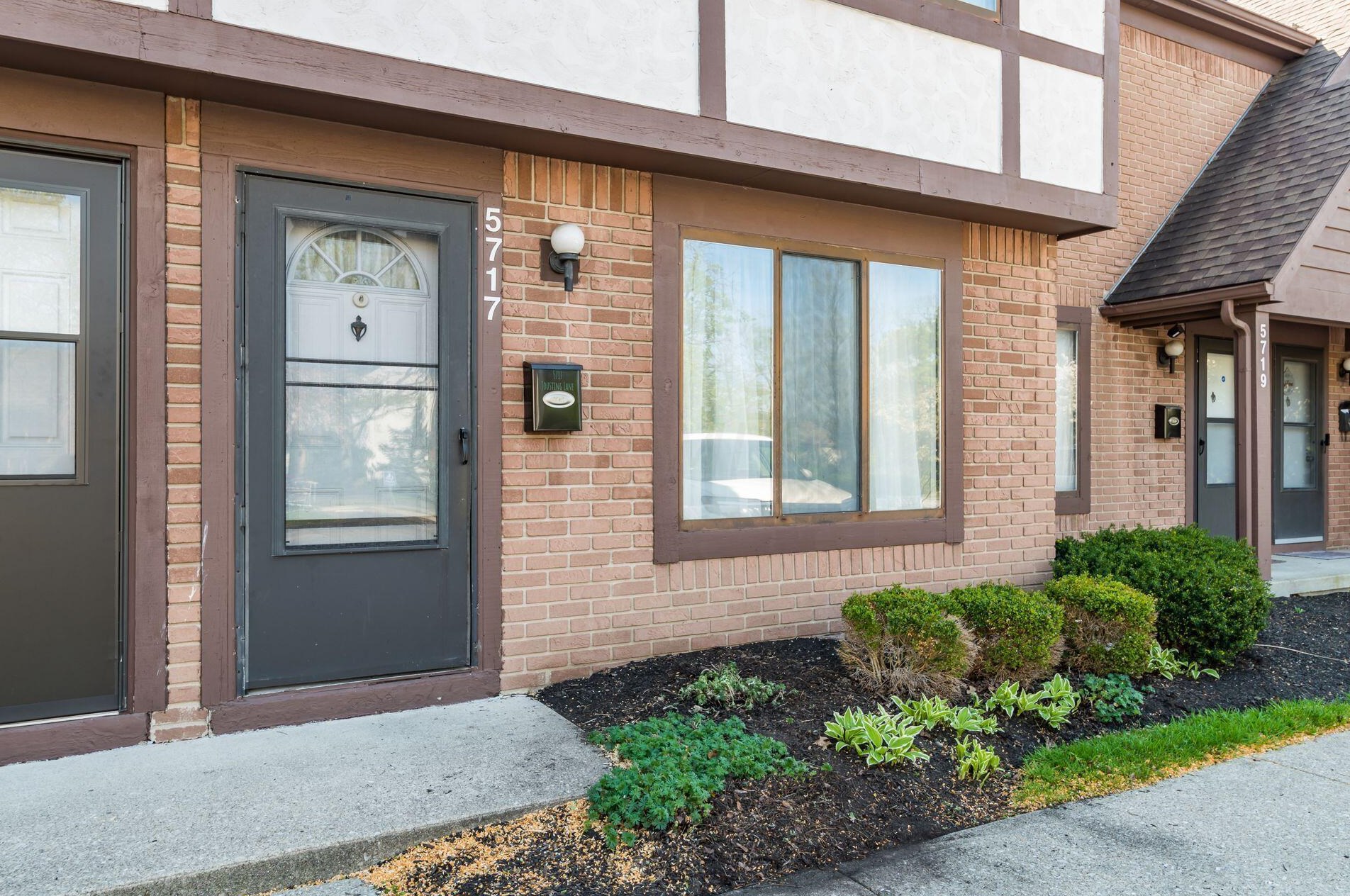 5717 Jousting Ln, Columbus, OH 43231-2979