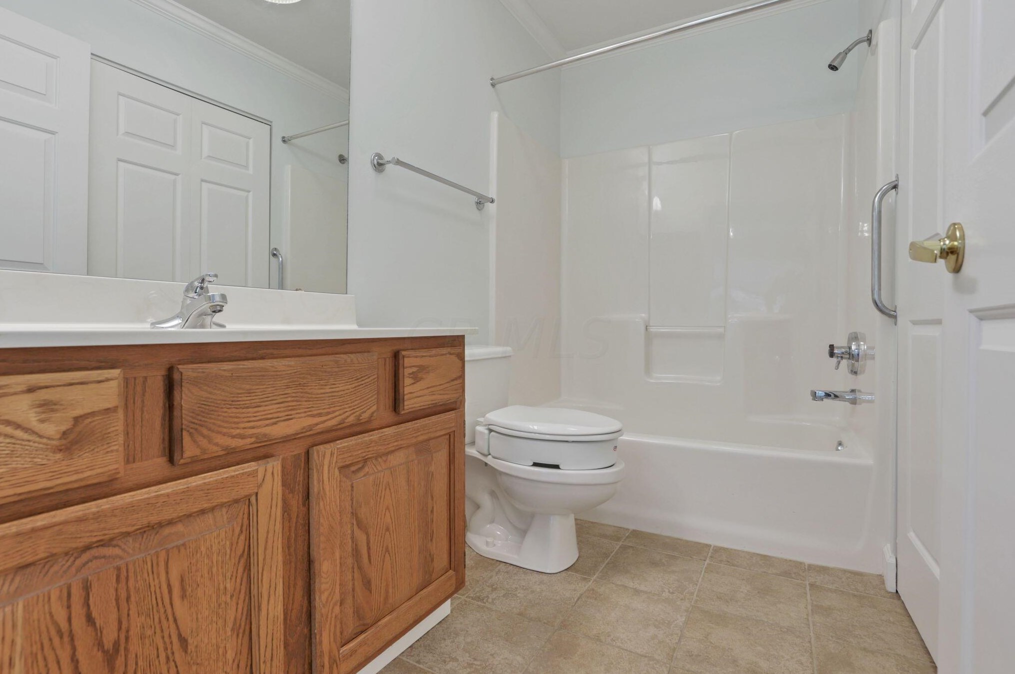 8374 Orch Knl Ln, Columbus OH 43235-3800 exterior