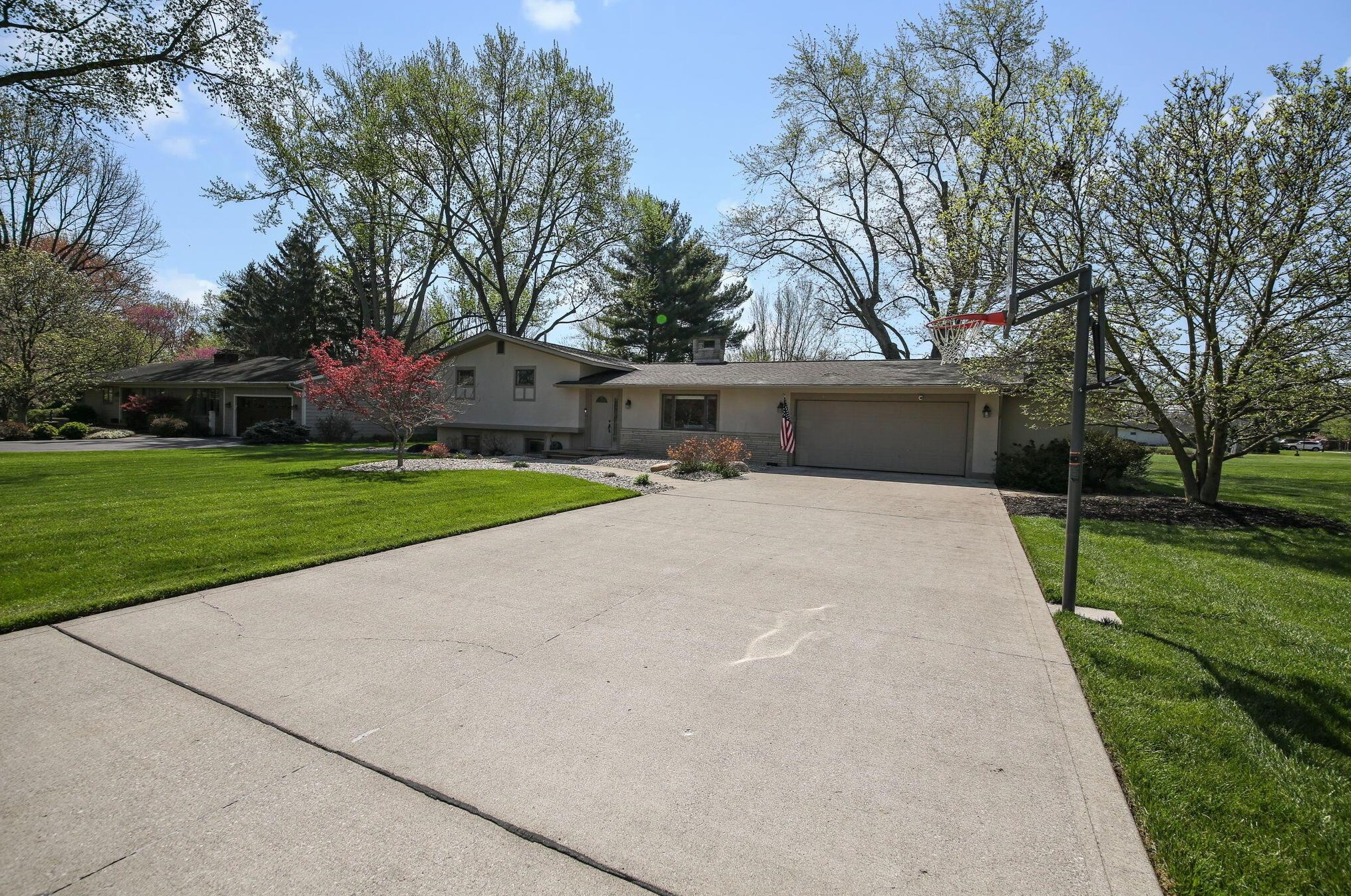 3785 Saturn Rd, Hilliard, OH 43026-2571
