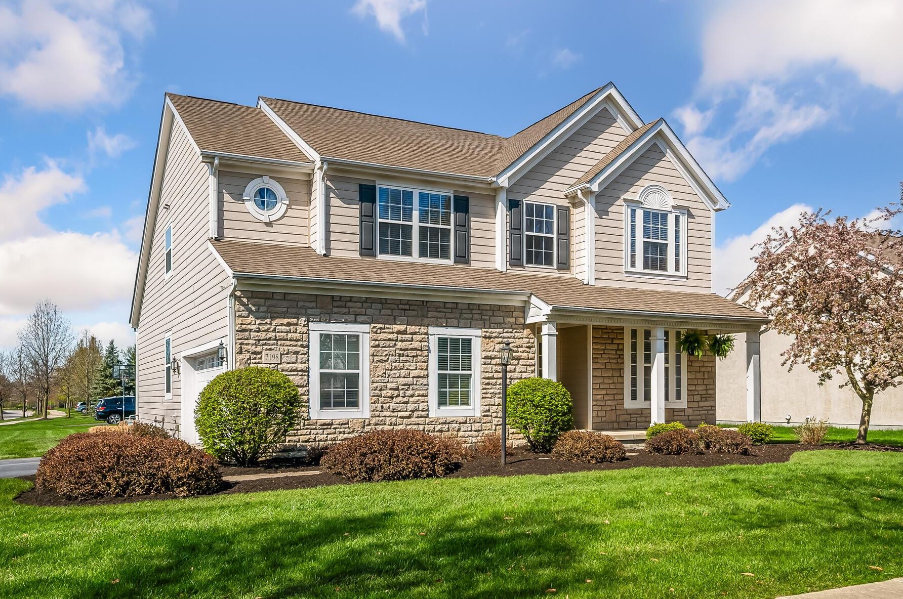 7198 Springview Ln, Dublin, OH 43016
