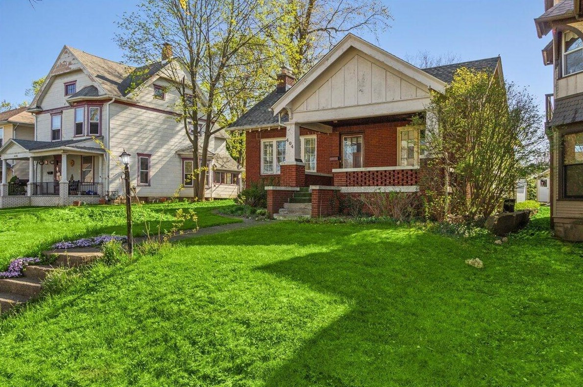 404 Madriver St, Bellefontaine, OH 43311-2213