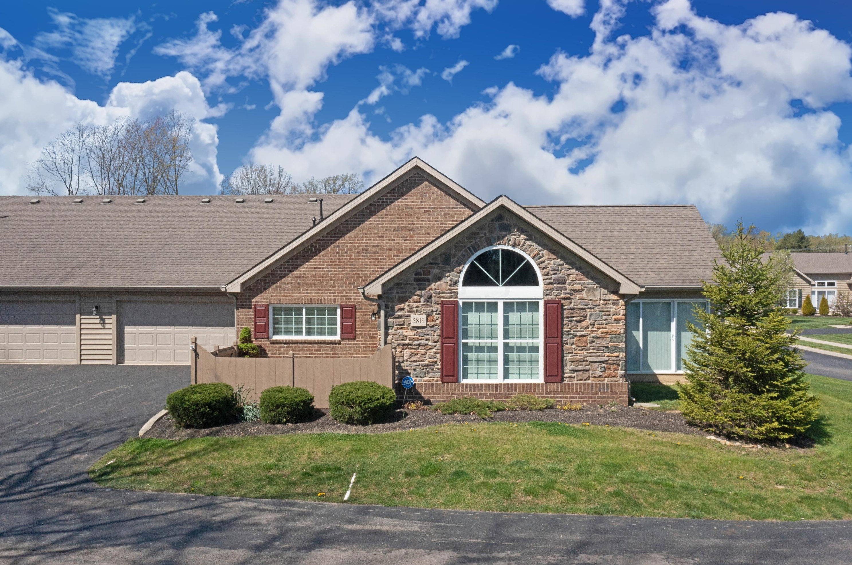 5818 Asherton Grv Dr, Westerville, OH 43081