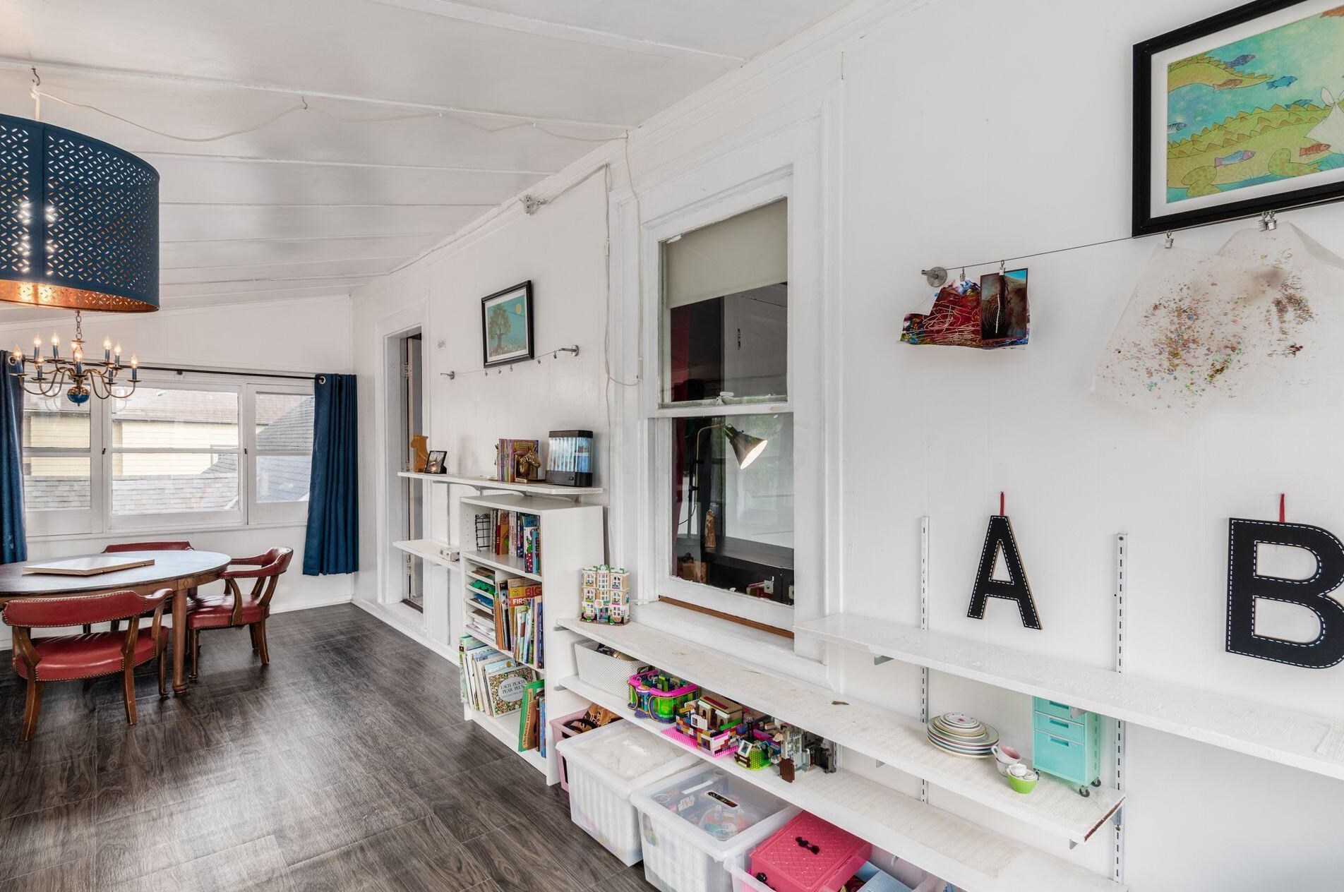 136 Blenheim Rd, Columbus OH 43214-3265 exterior