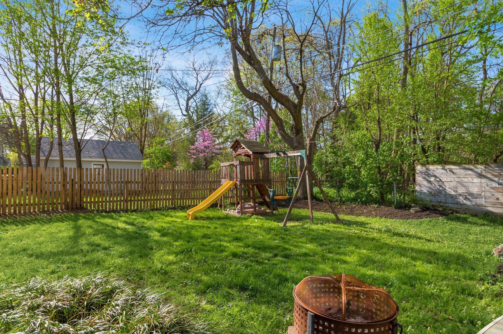 136 Blenheim Rd, Columbus OH 43214-3265 exterior