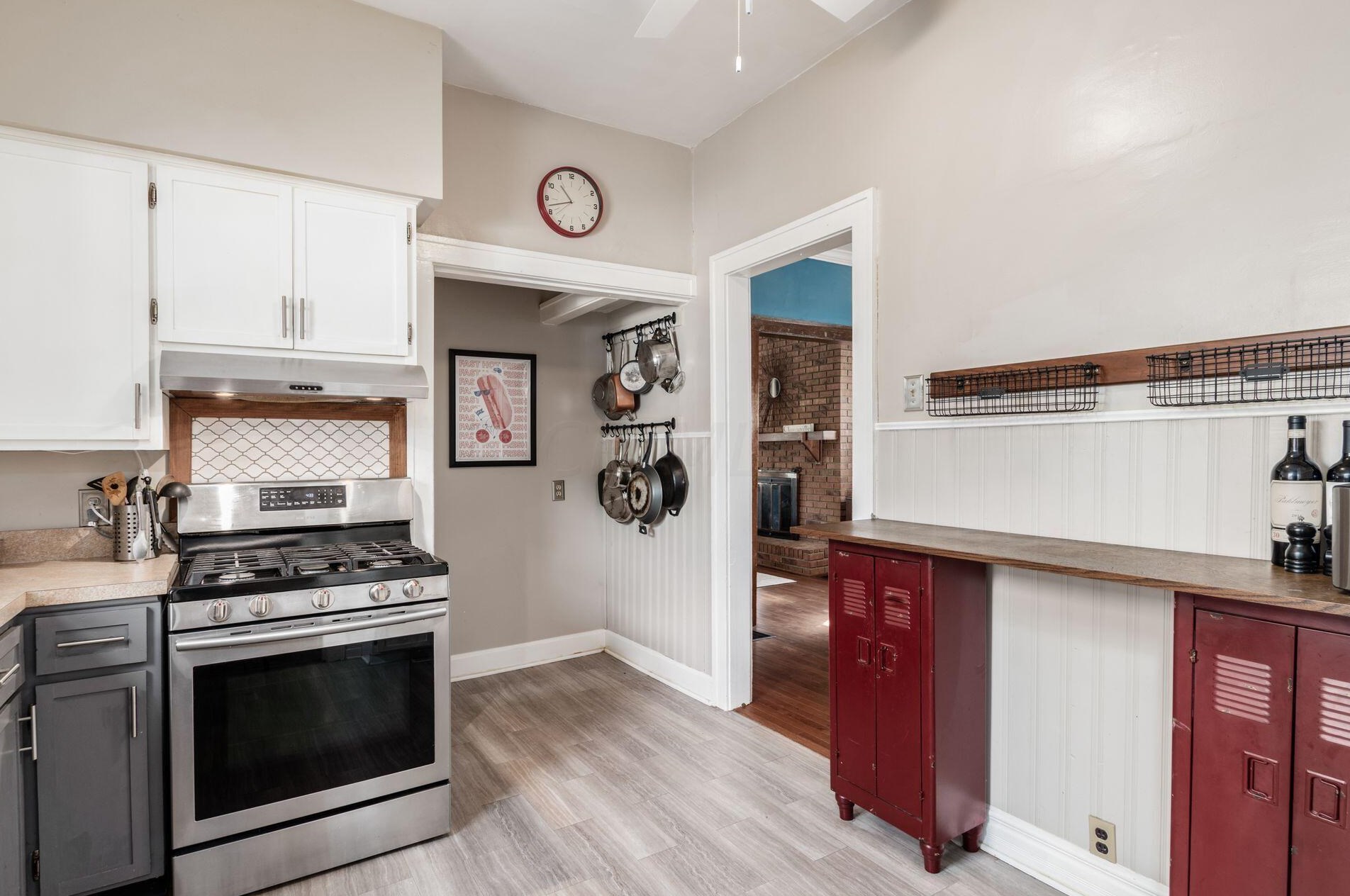 136 Blenheim Rd, Columbus OH 43214-3265 exterior